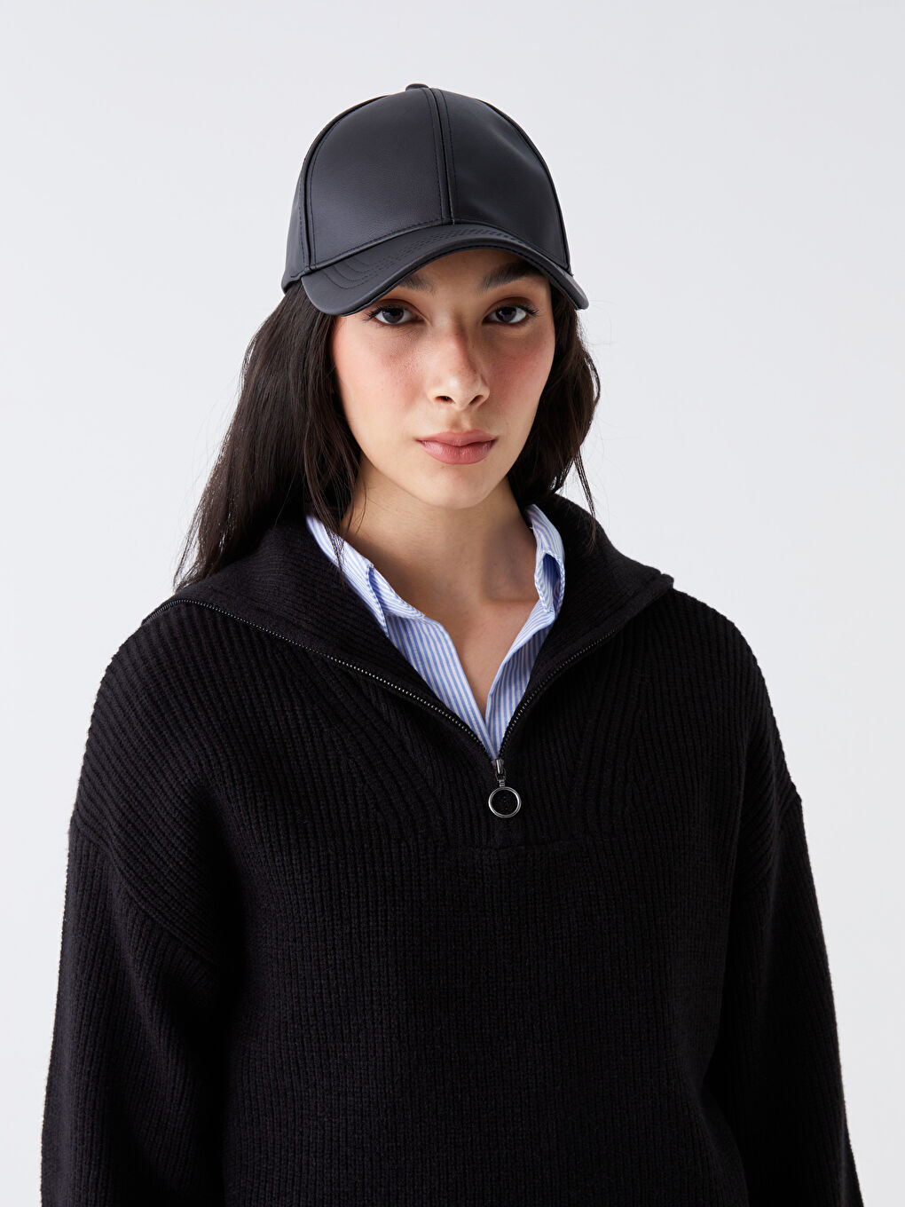 Siyah Deri Görünümlü Kadın Kep Şapka-1