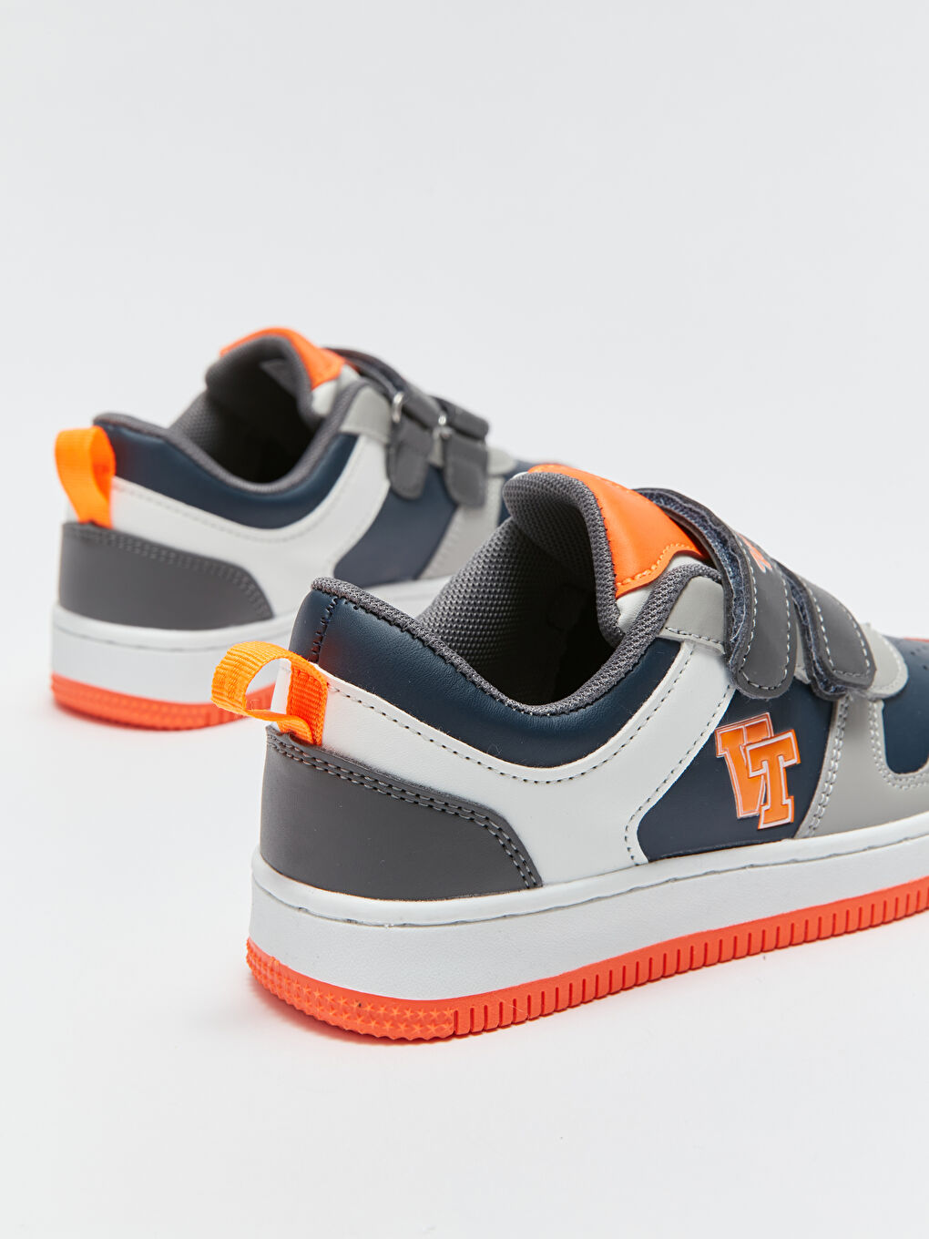 LCW STEPS Cırt Cırtlı Erkek Çocuk Spor Ayakkabı -W33283Z4-HUC