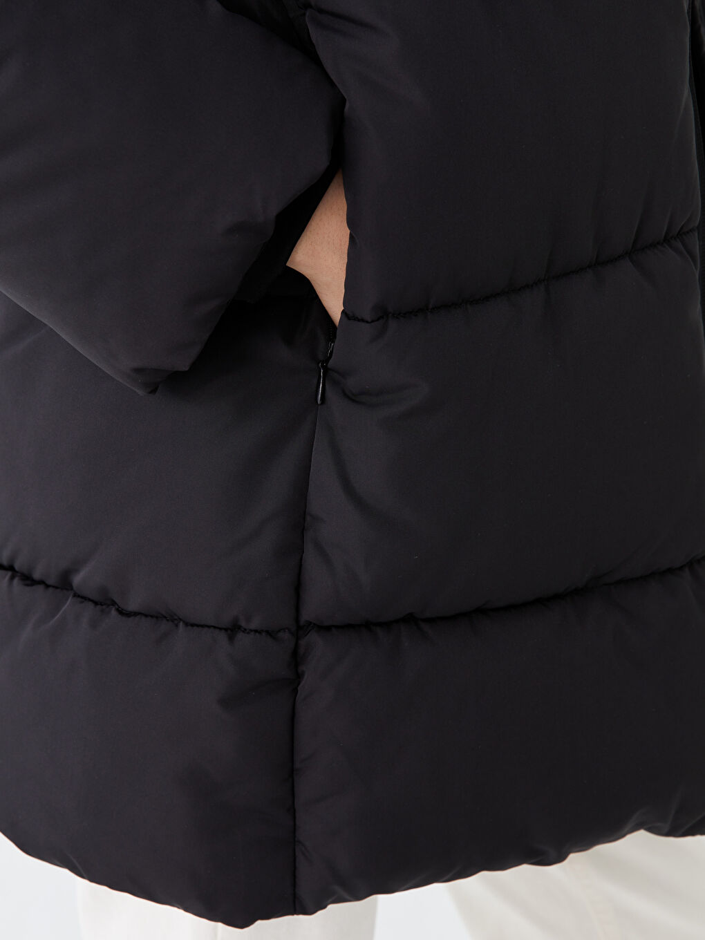 Siyah Kapüşonlu Düz Uzun Kollu Oversize Kadın Şişme Mont-4