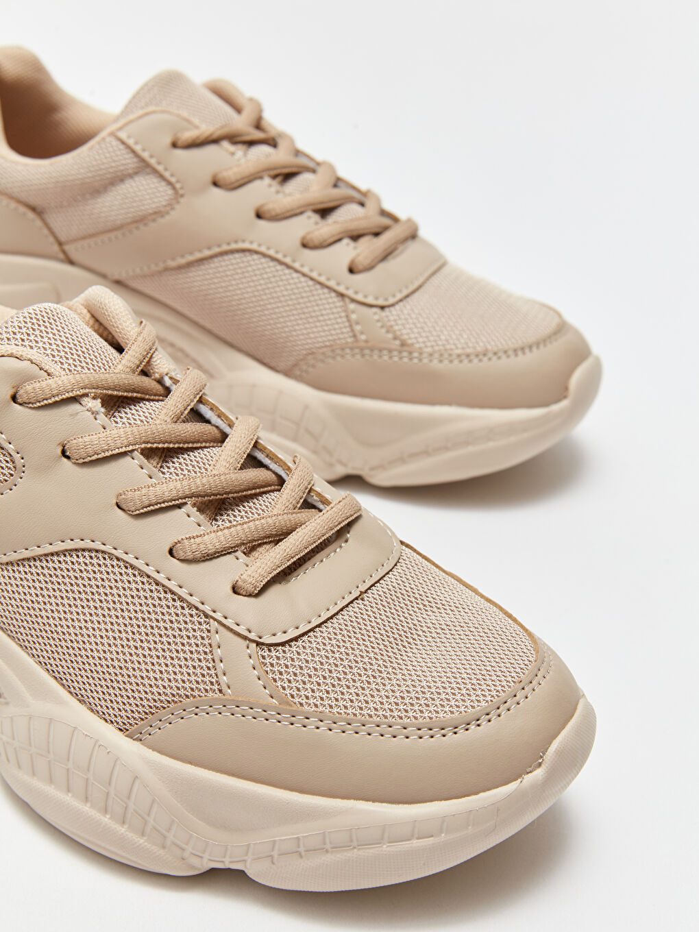 Mesh Detailed Thick Sole Women's Active Sports Shoes-2