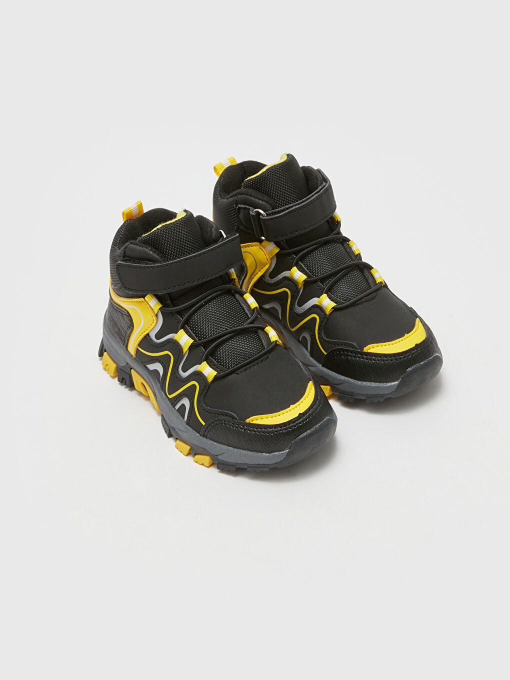 LCW STEPS Color Block Boys Trekking Boots with Lace-Up and Velcro Closure -W33504Z4-HUC