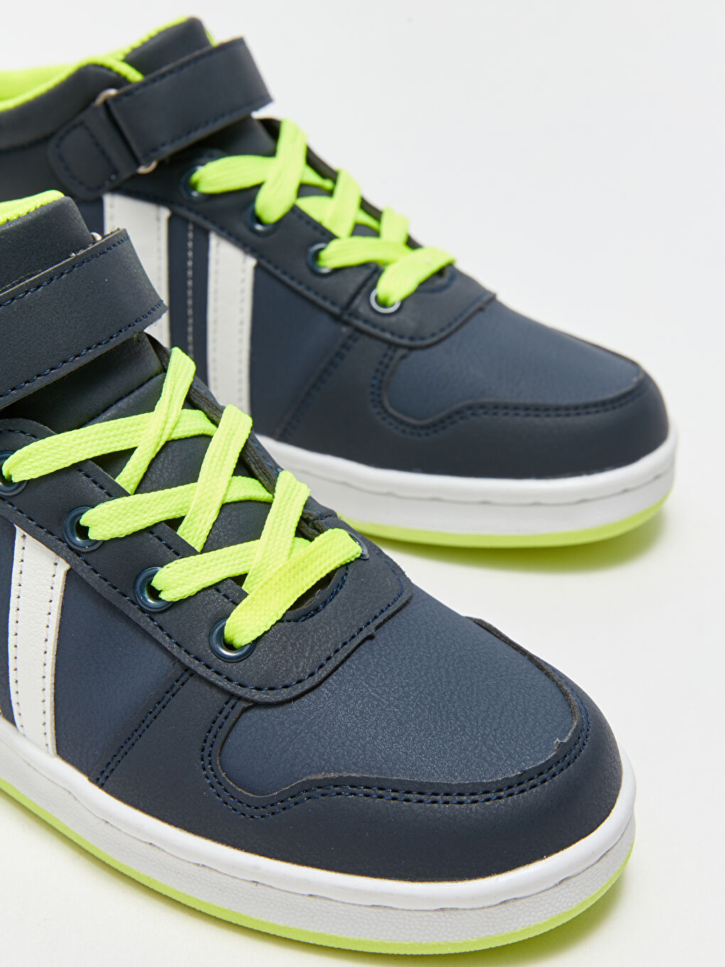 Sportske patike za dečake sa čičak trakom na zglobu-2