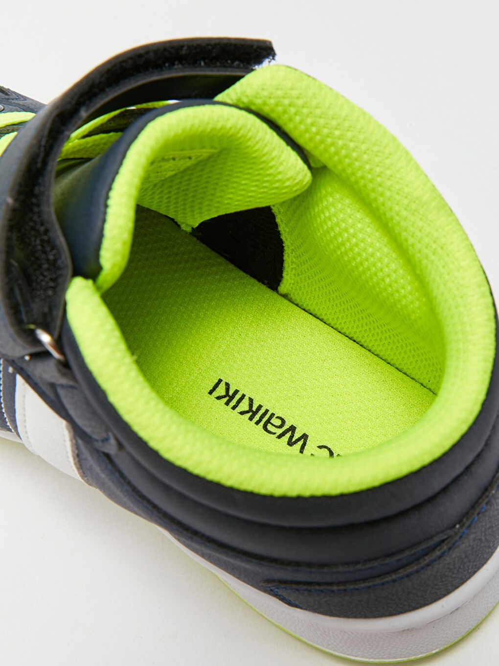 Sportske patike za dečake sa čičak trakom na zglobu-5