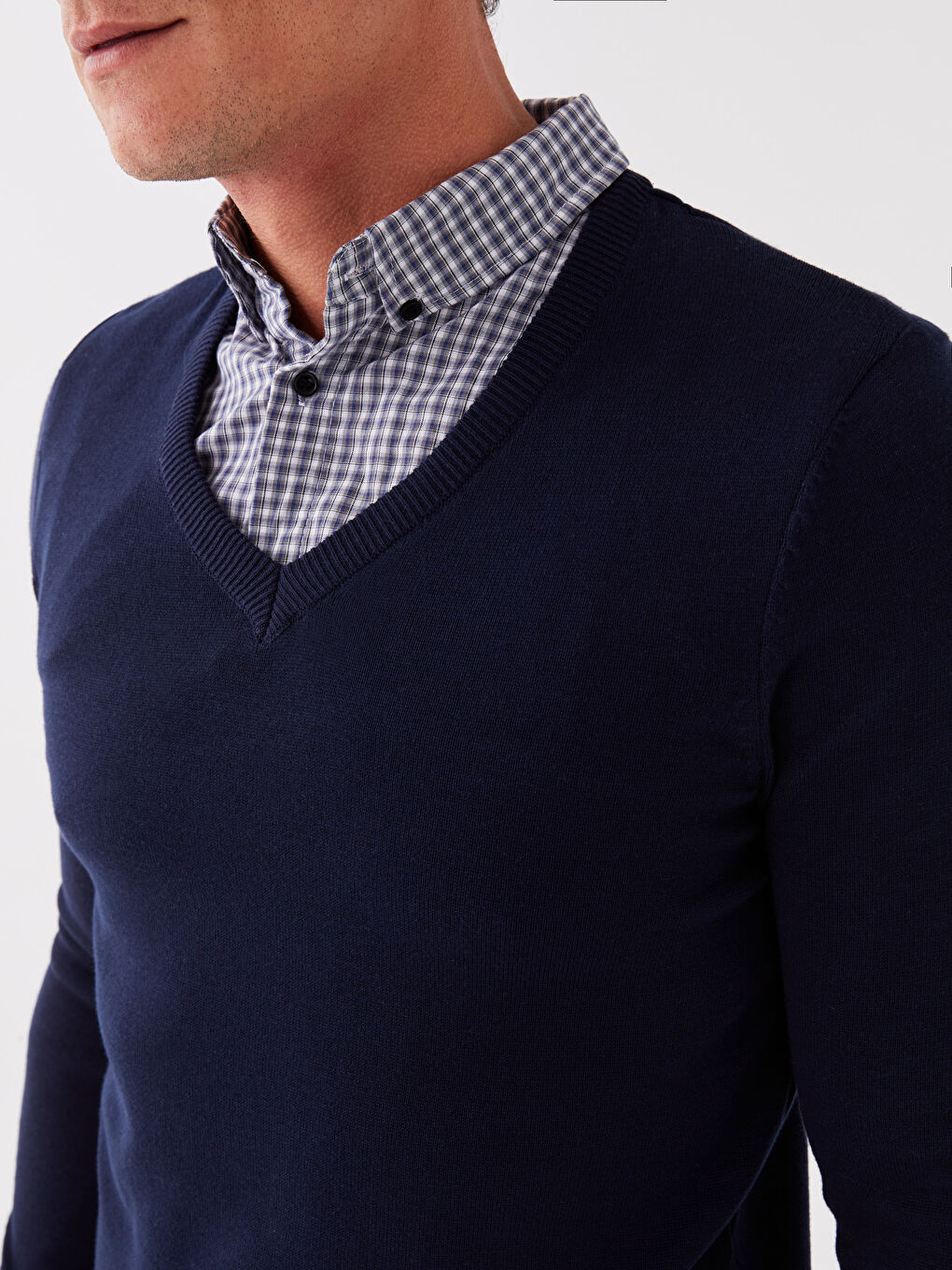 بلوفر تريكو بياقة قميص كم طويل للرجال-3