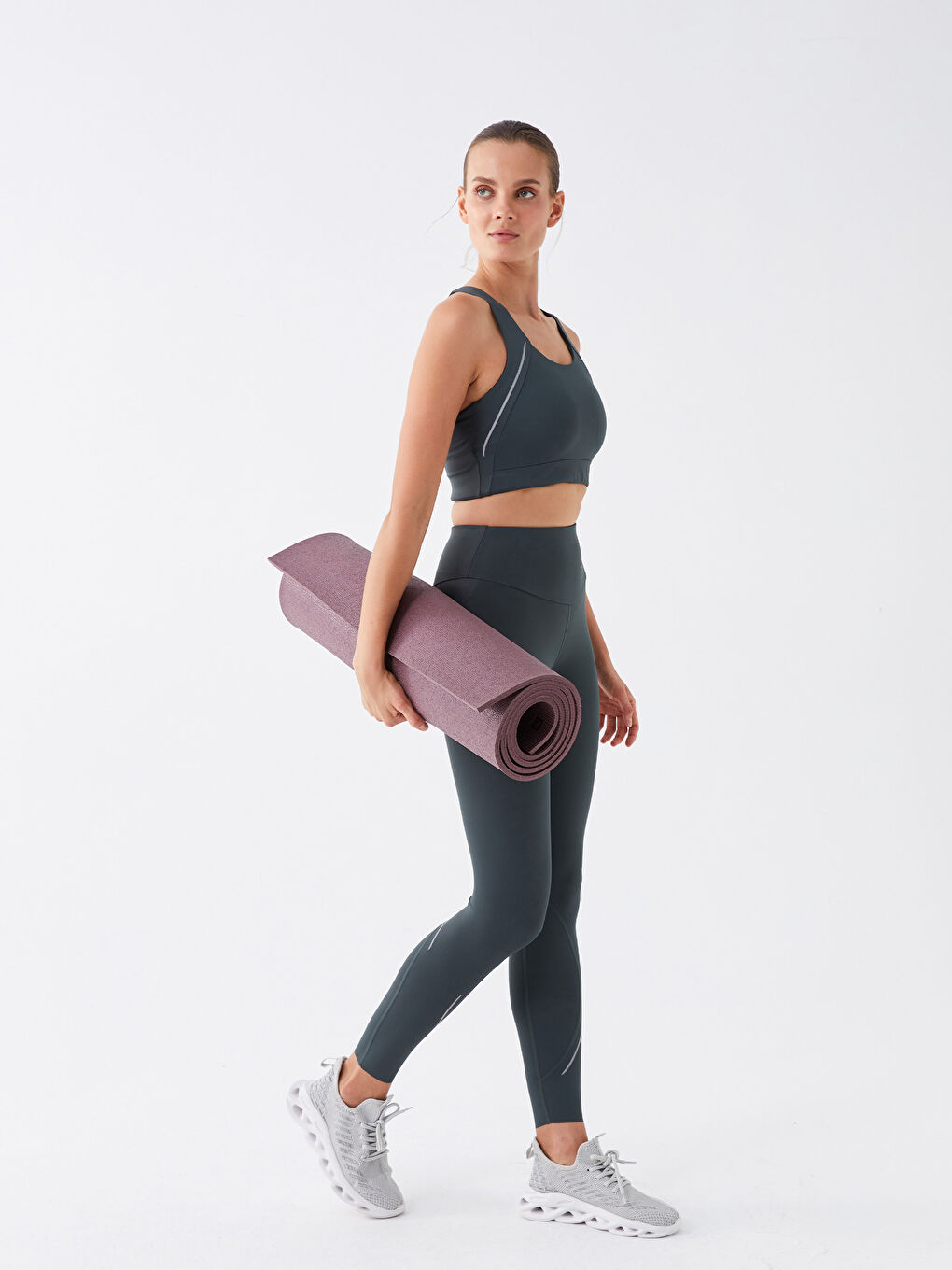Xside Active Ženski Sportski Bustijer U Vrat Jednostavan -W33956Z8-V9A