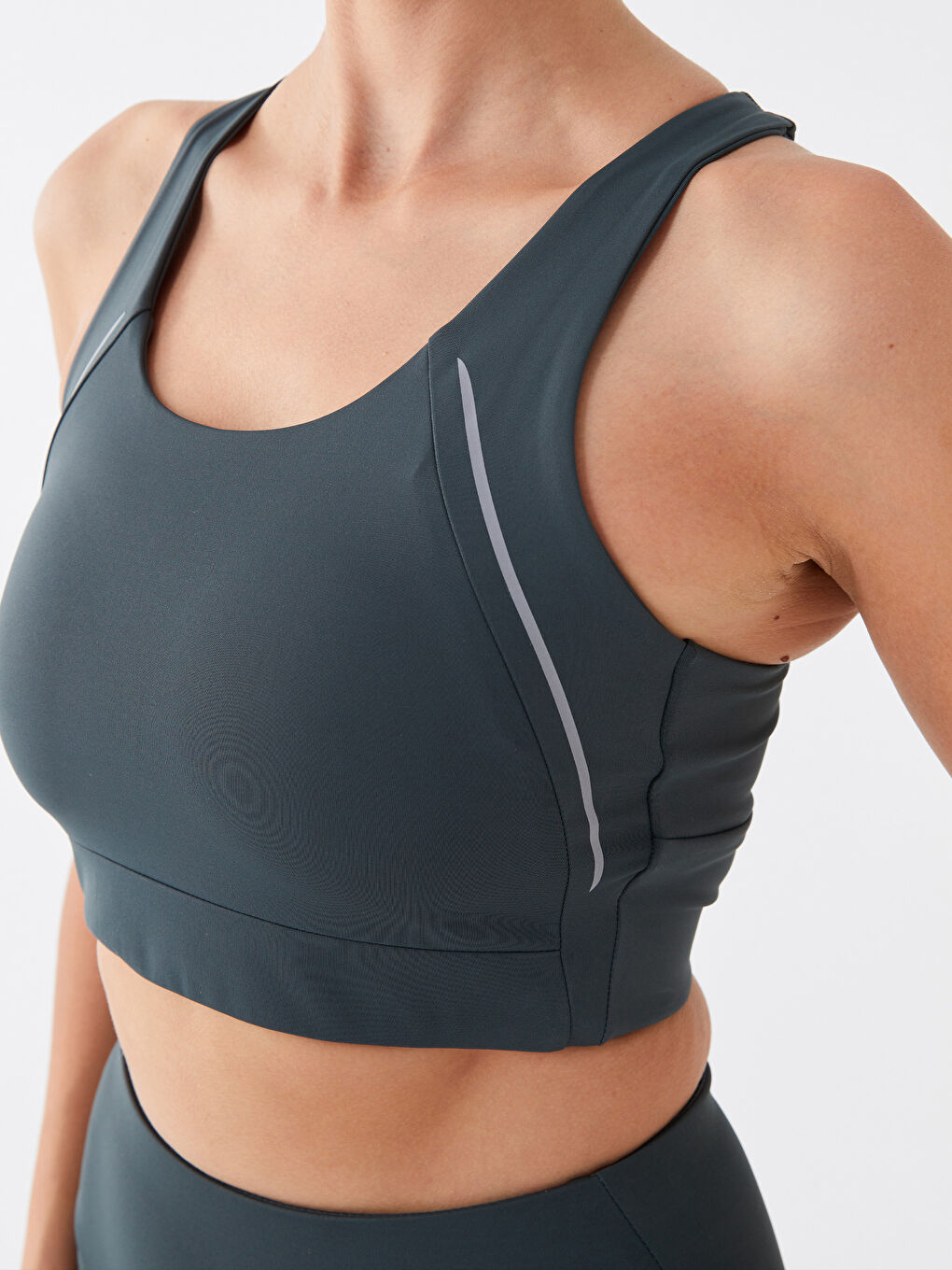 Xside Active Ženski Sportski Bustijer U Vrat Jednostavan -W33956Z8-V9A