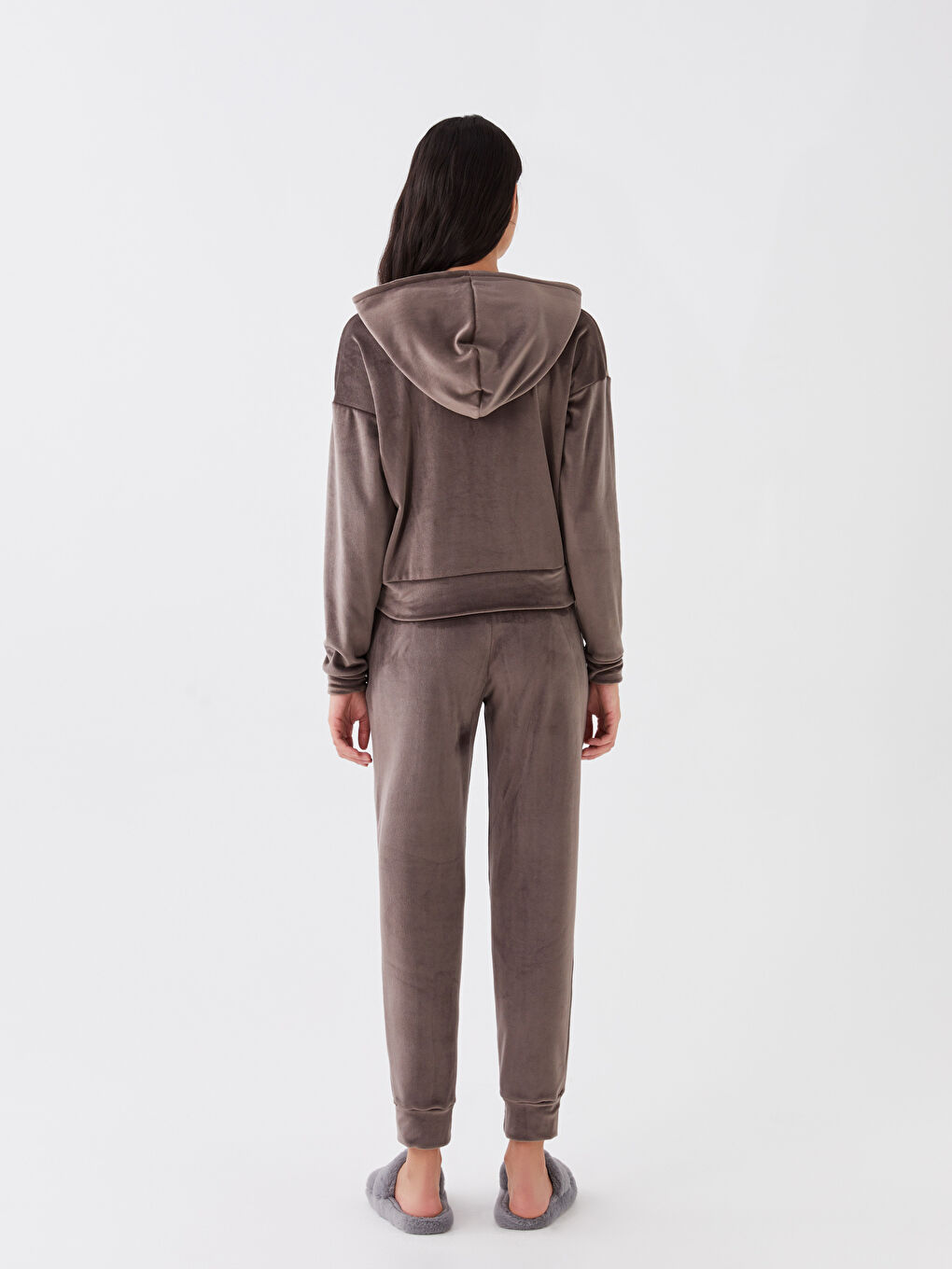 Kahverengi Kapüşonlu Düz Uzun Kollu Kadife Kadın Pijama Takımı-3