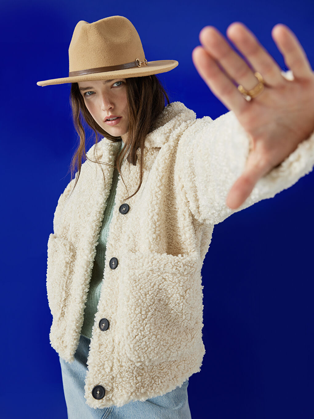 Ekru Gömlek Yaka Düz Uzun Kollu Kadın Teddy Kaban