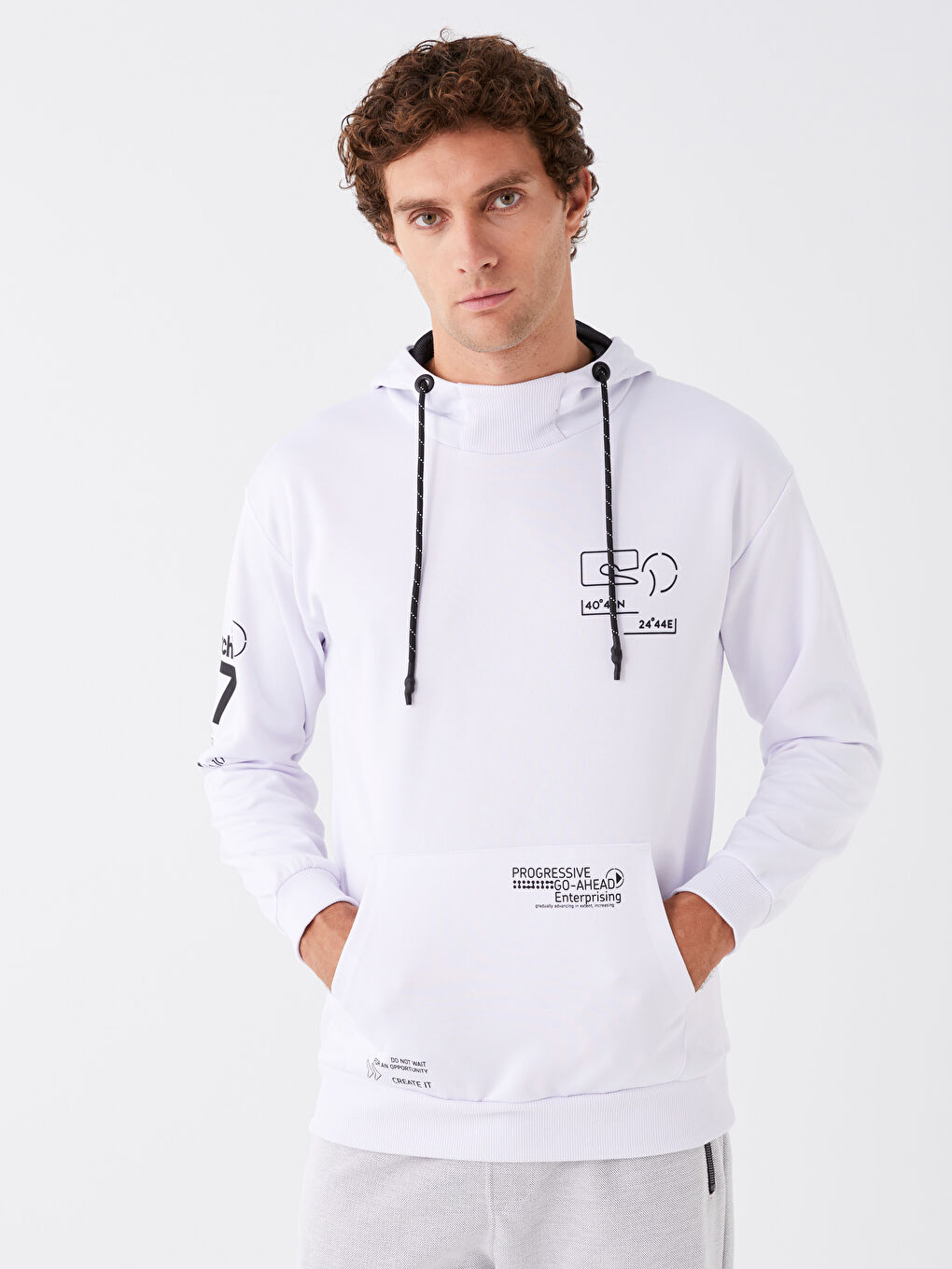 Beyaz Uzun Kollu Baskılı Erkek Hoodie-1