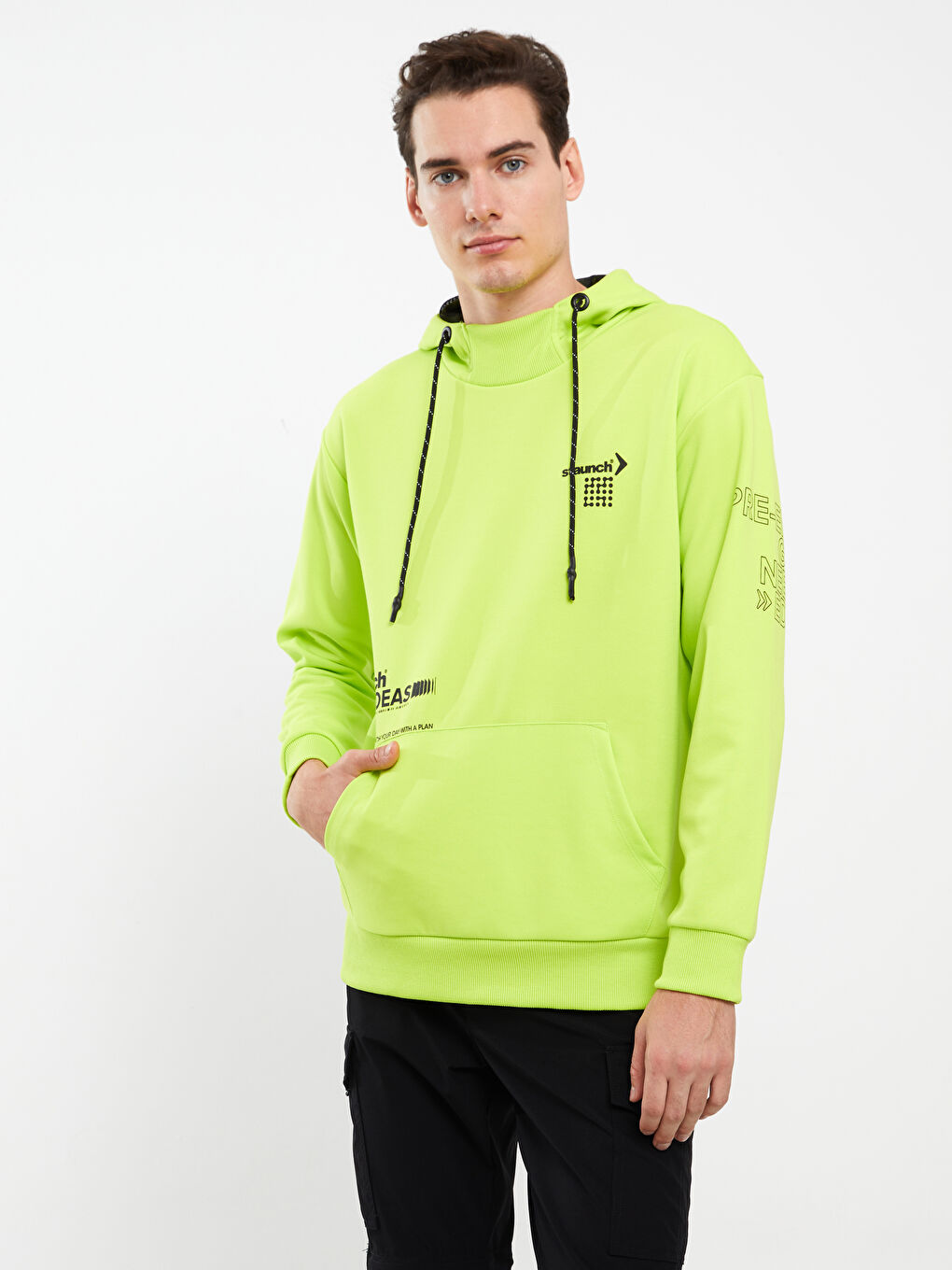 LCW Casual Fıstık Yeşili Uzun Kollu Baskılı Erkek Hoodie