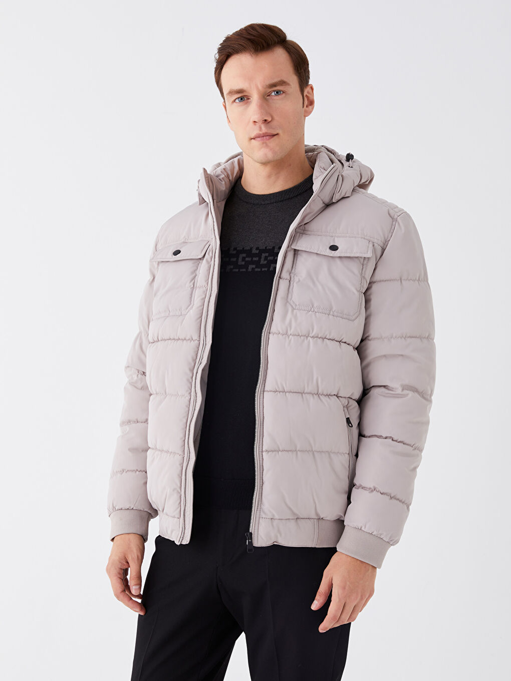 Muška puf jakna standardnog kroja s kapuljačom