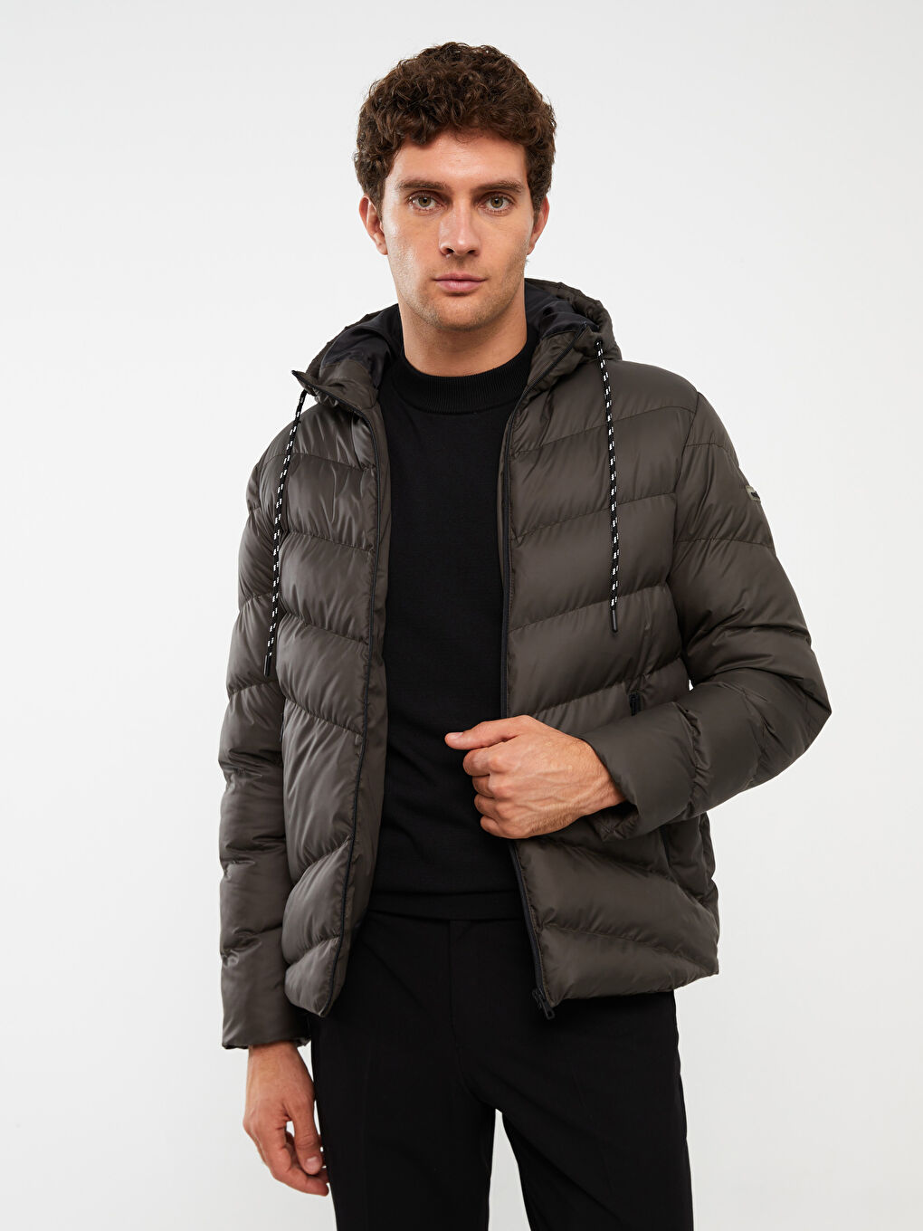 Haki Standart Kalıp Kapüşonlu Erkek Şişme Mont