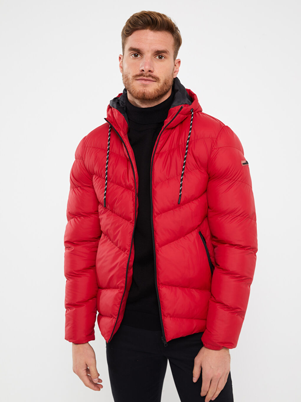 Kırmızı Standart Kalıp Kapüşonlu Erkek Şişme Mont-1