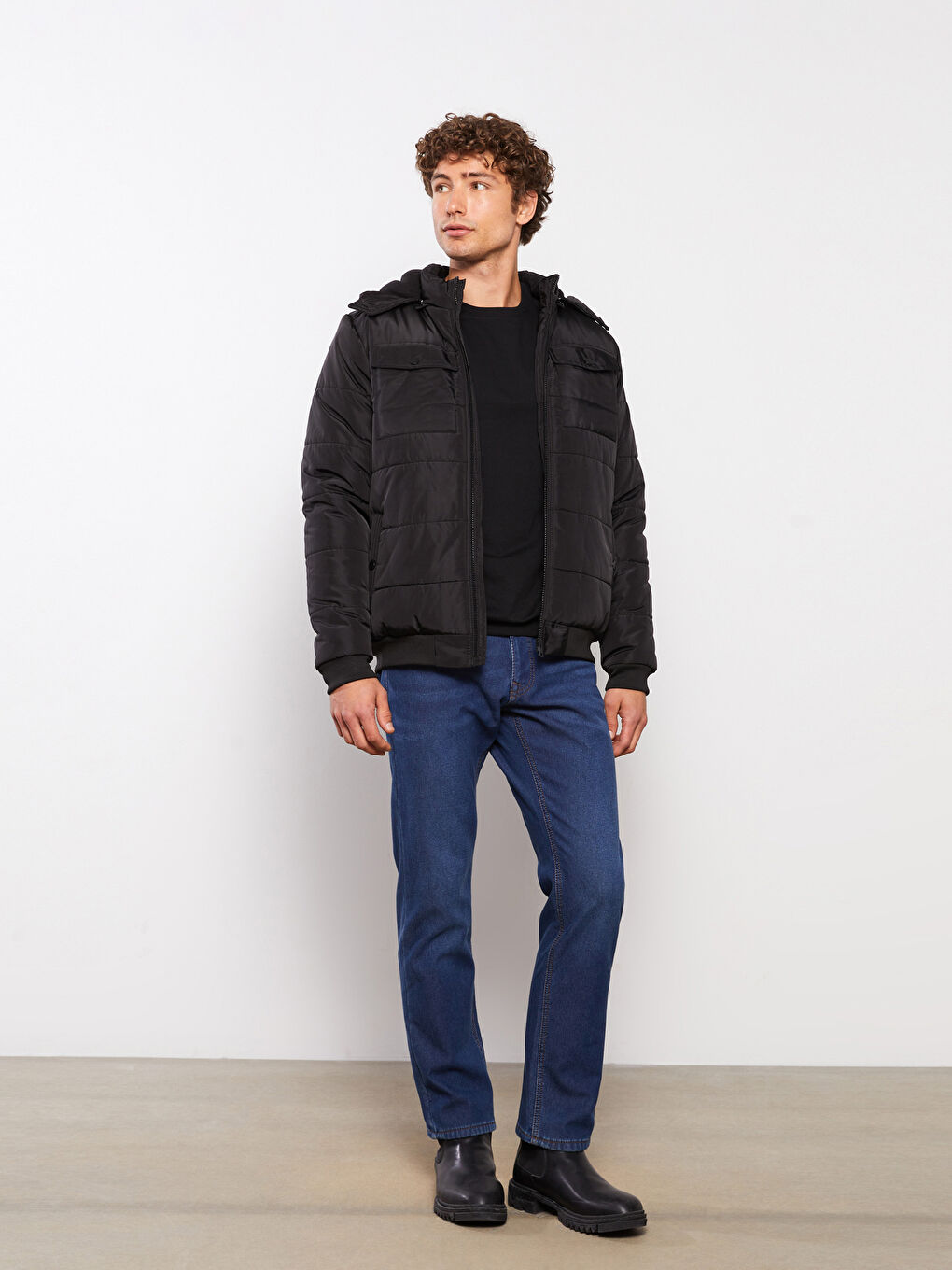 Siyah Standart Kalıp Kapüşonlu Erkek Şişme Mont-1