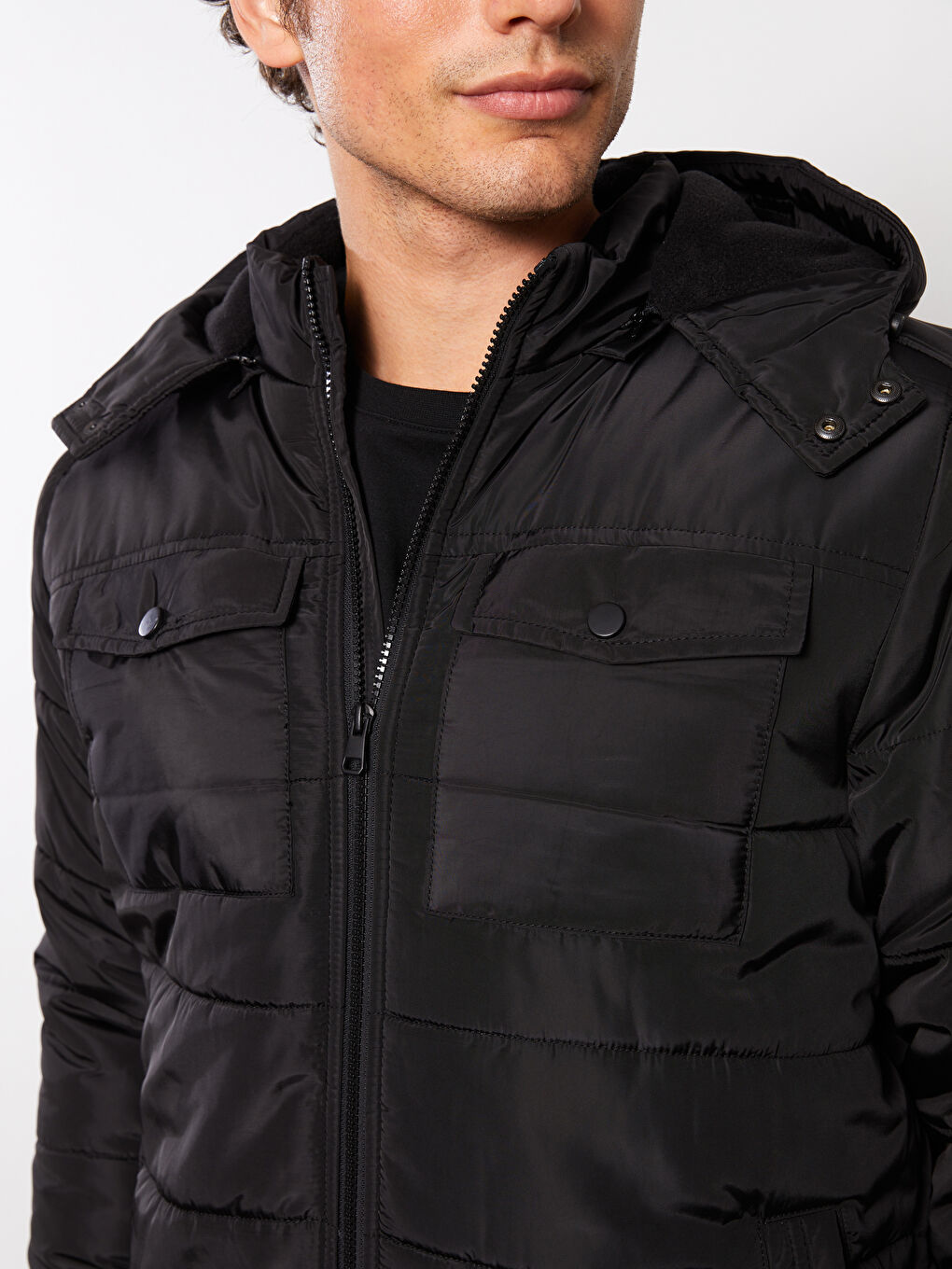 Siyah Standart Kalıp Kapüşonlu Erkek Şişme Mont-3