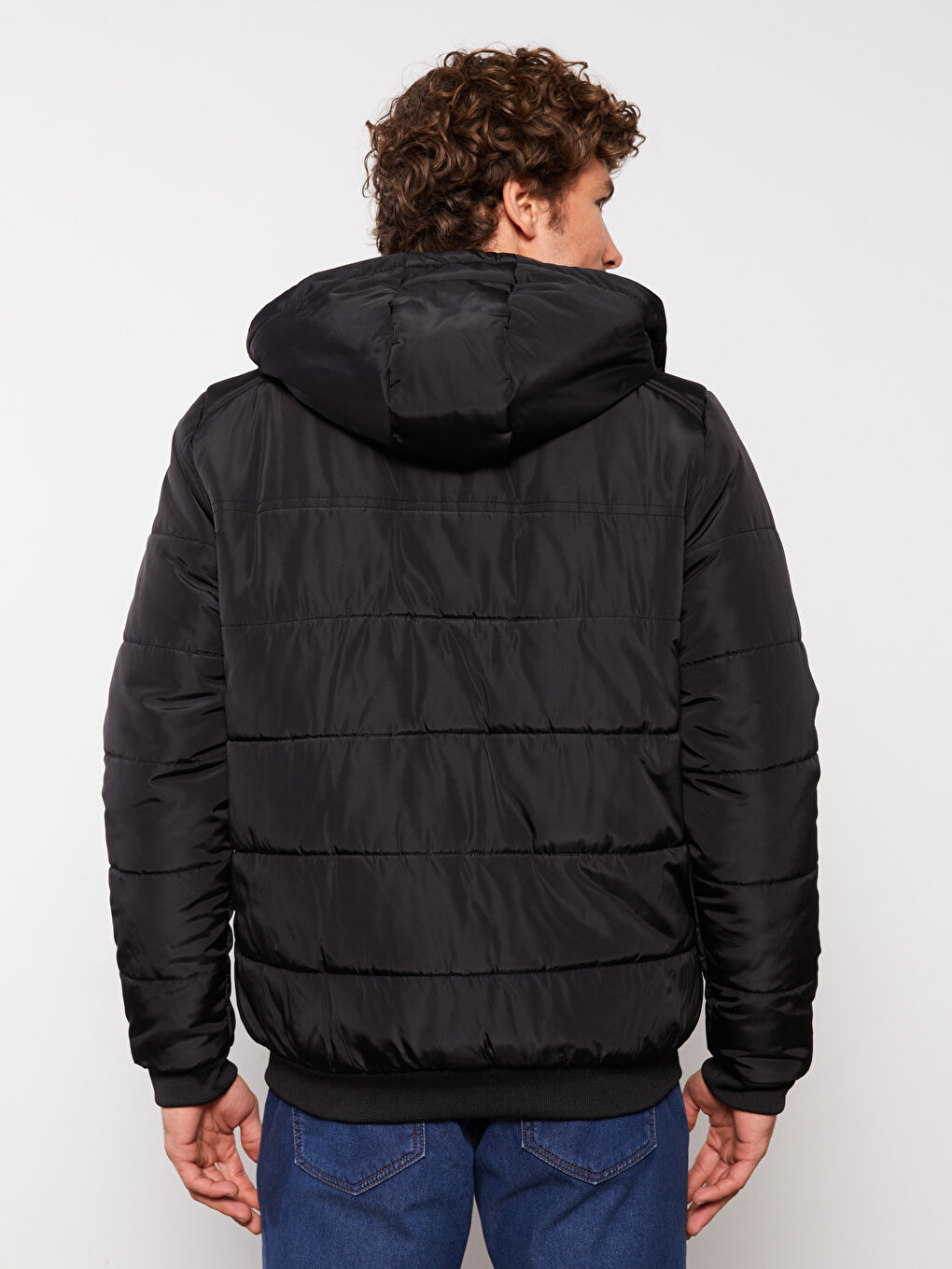 Siyah Standart Kalıp Kapüşonlu Erkek Şişme Mont-5