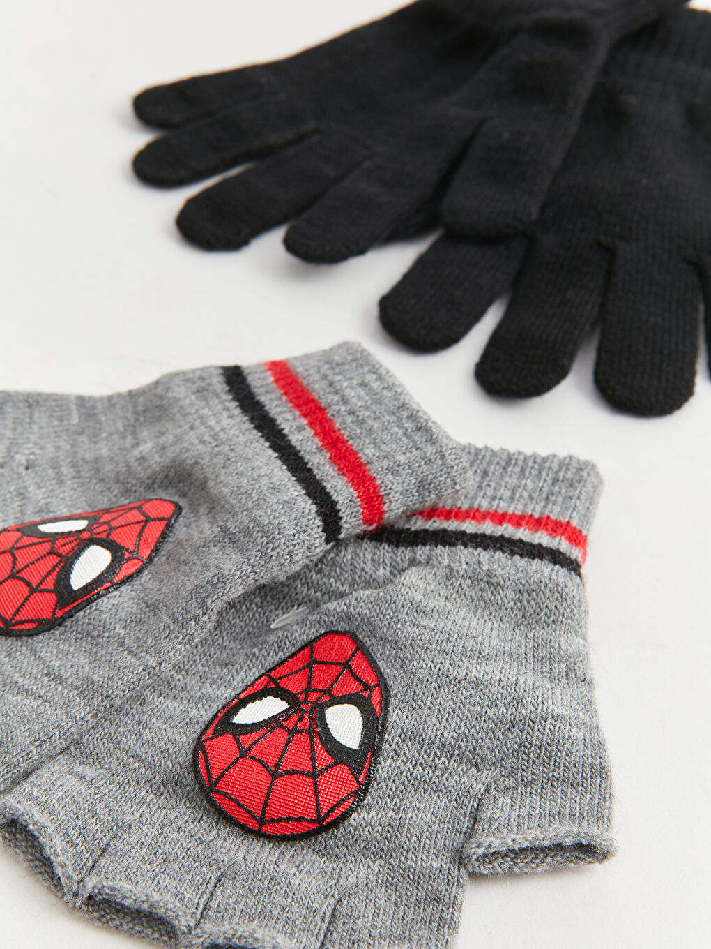 LCW ACCESSORIES Açık Gri Melanj Spiderman Baskılı Erkek Çocuk Triko Eldiven 2'li - 1