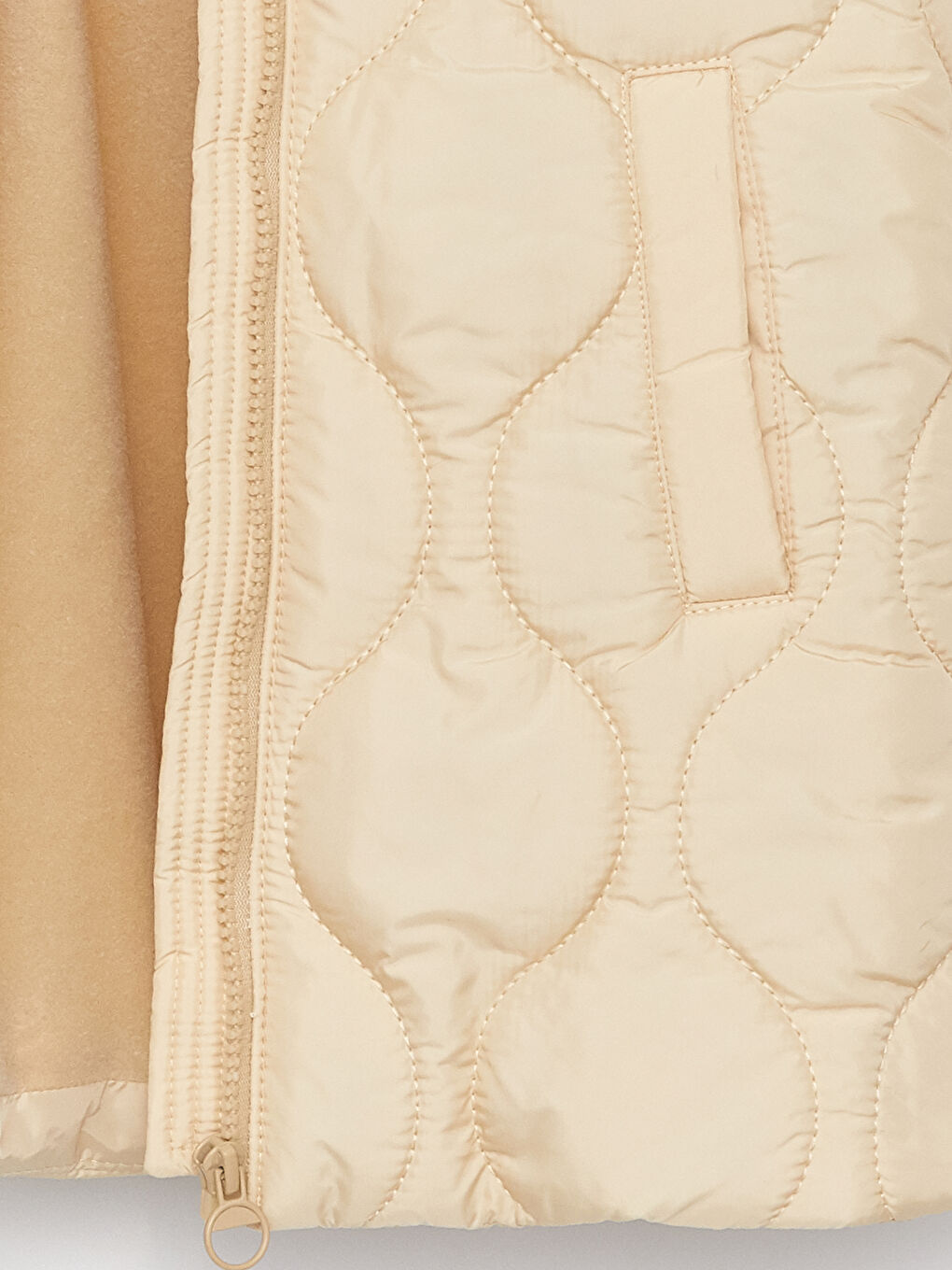 Bej Kapüşonlu Kapitone Desenli Kız Çocuk Mont-2