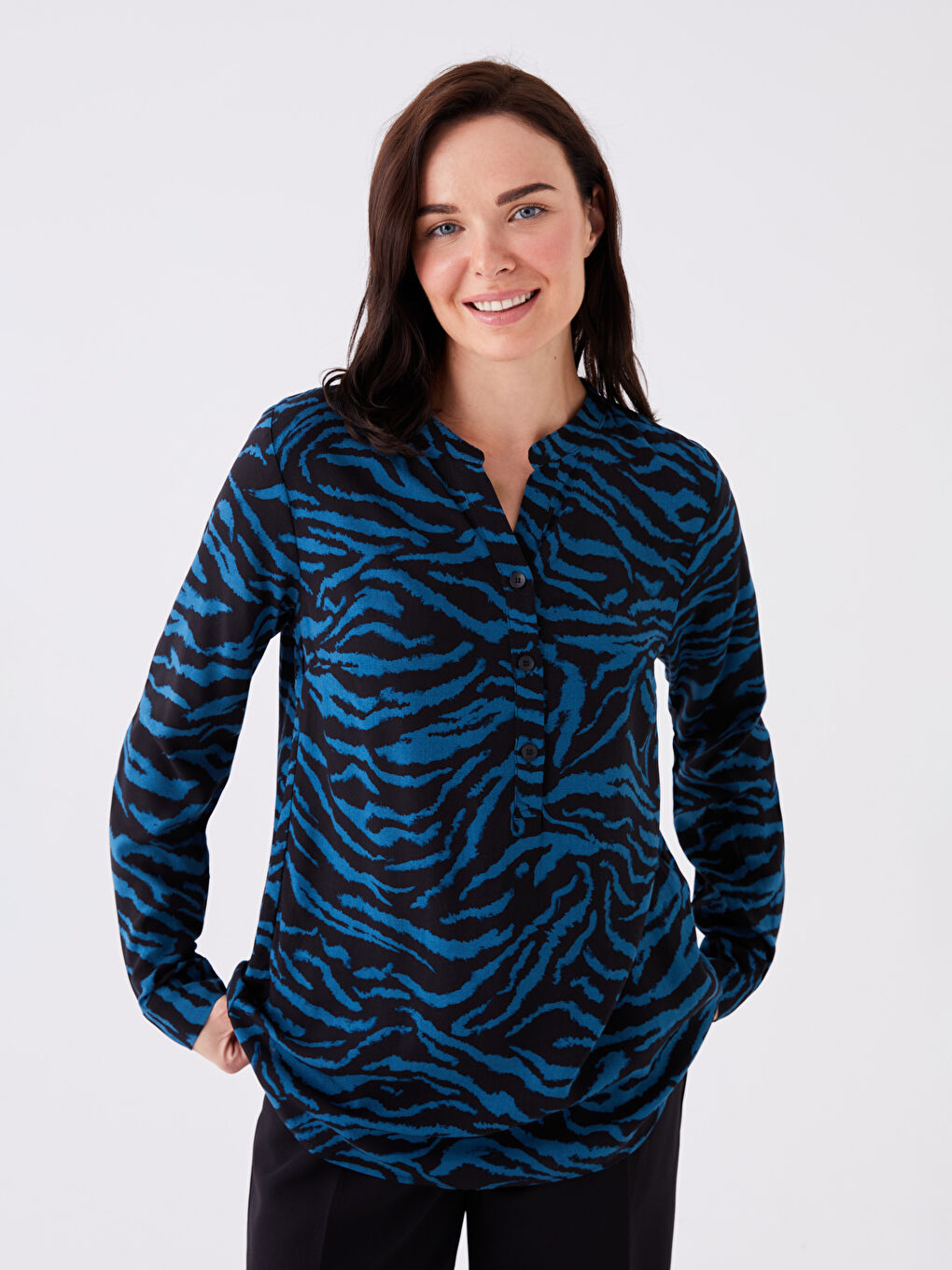 LCW Grace Notch Neck Patterned Long Sleeve Women's Blouse -W34785Z8-LQQ