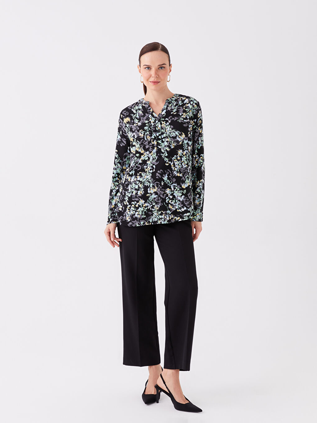 Siyah Kaçık Yaka Desenli Uzun Kollu Kadın Bluz-2