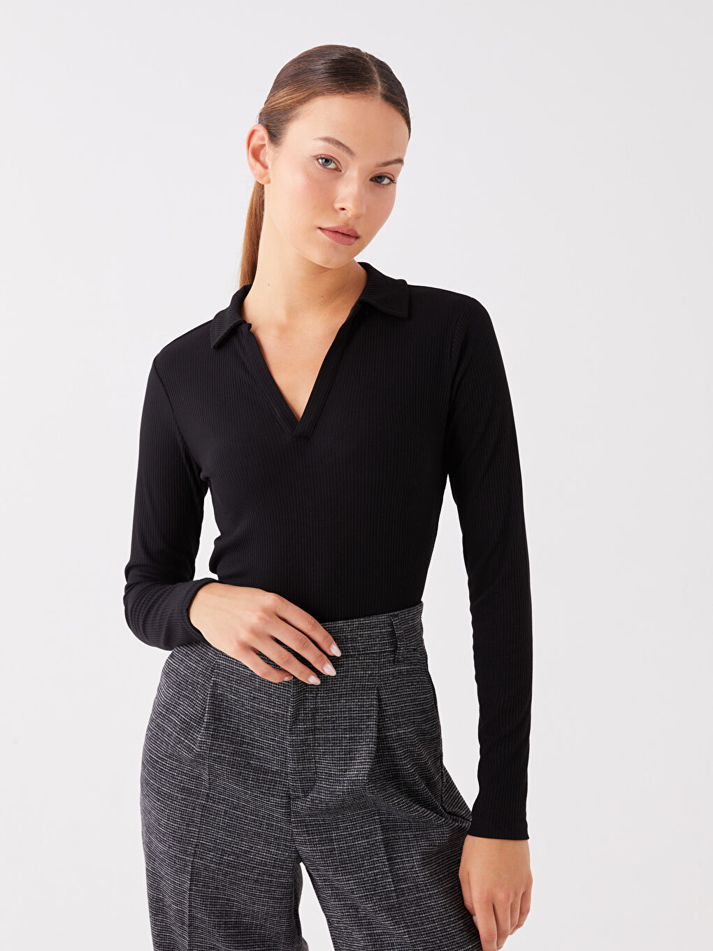 გოლფი უბრალო გრძელმკლავიანი მაისური ქალებისთვის