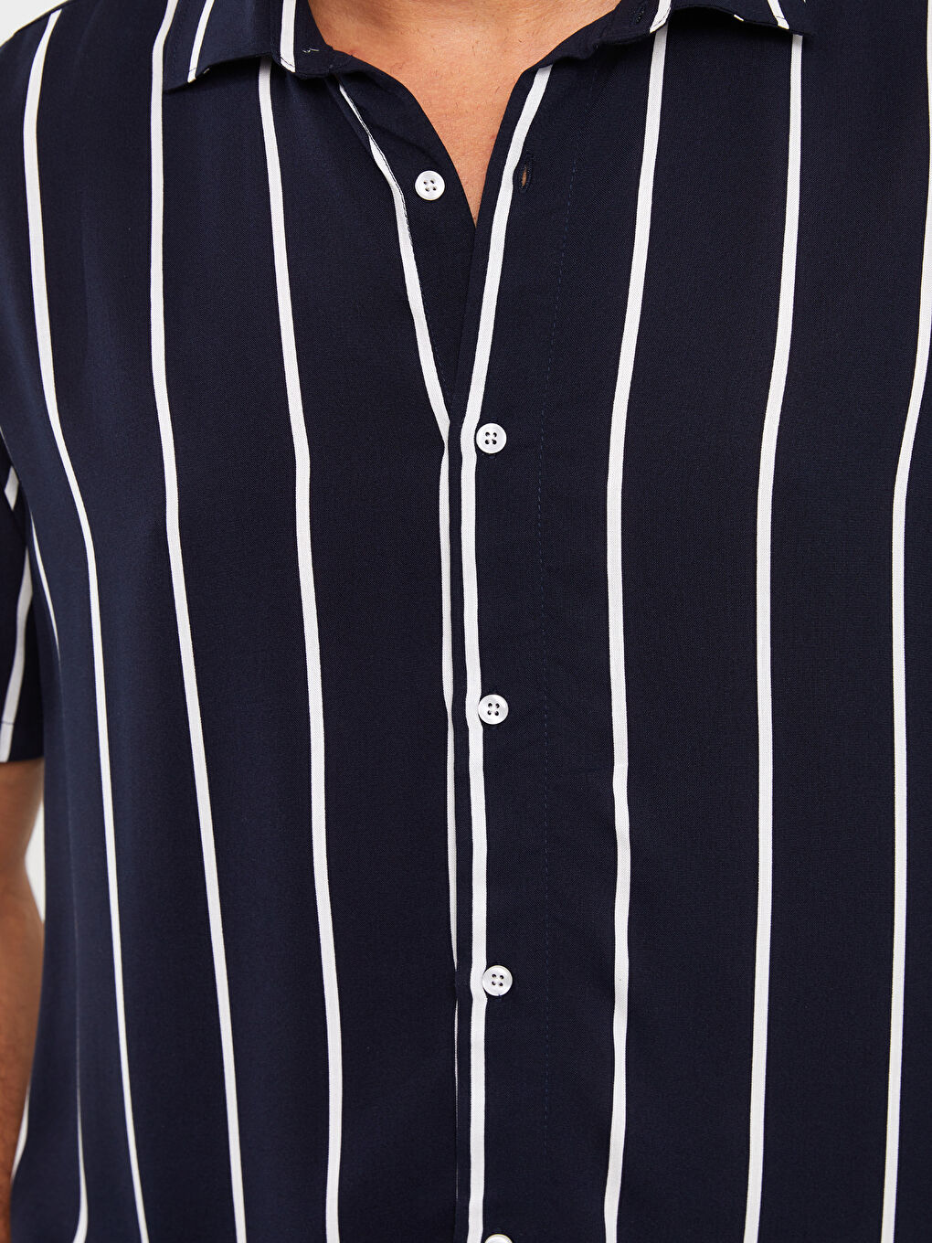 Lacivert Regular Fit Kısa Kollu Çizgili Viskon Erkek Gömlek-2