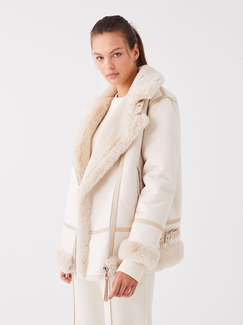 Bej Biker Yaka Düz Uzun Kollu Kadın Kaban-3