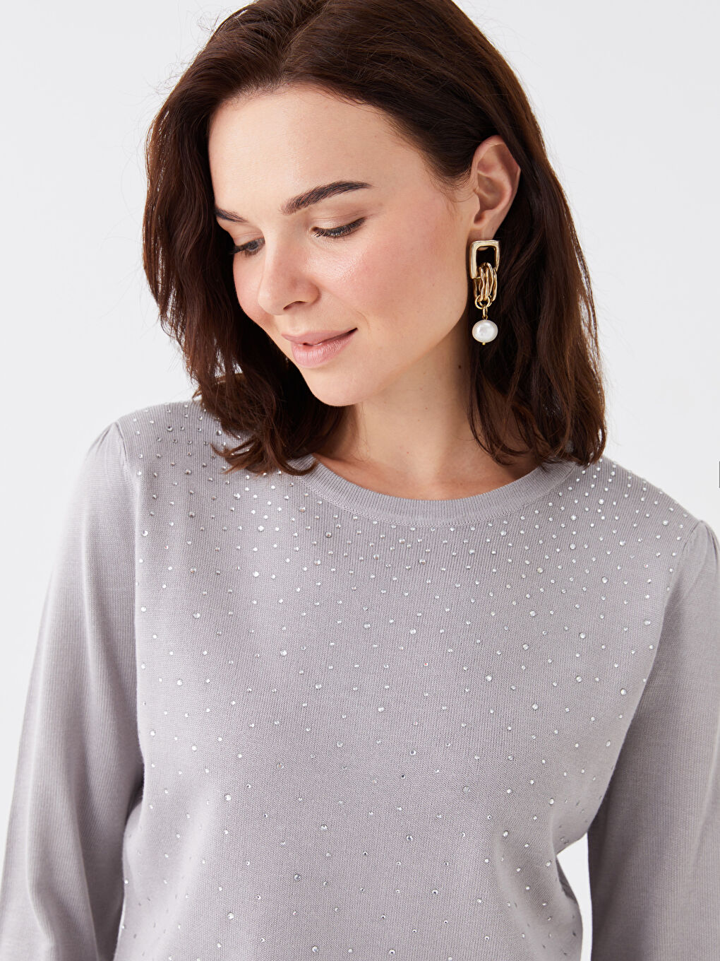 Әйелдерге арналған трикотаж әшекеймен безендірілген дөңгелек жағалы жемпір-2