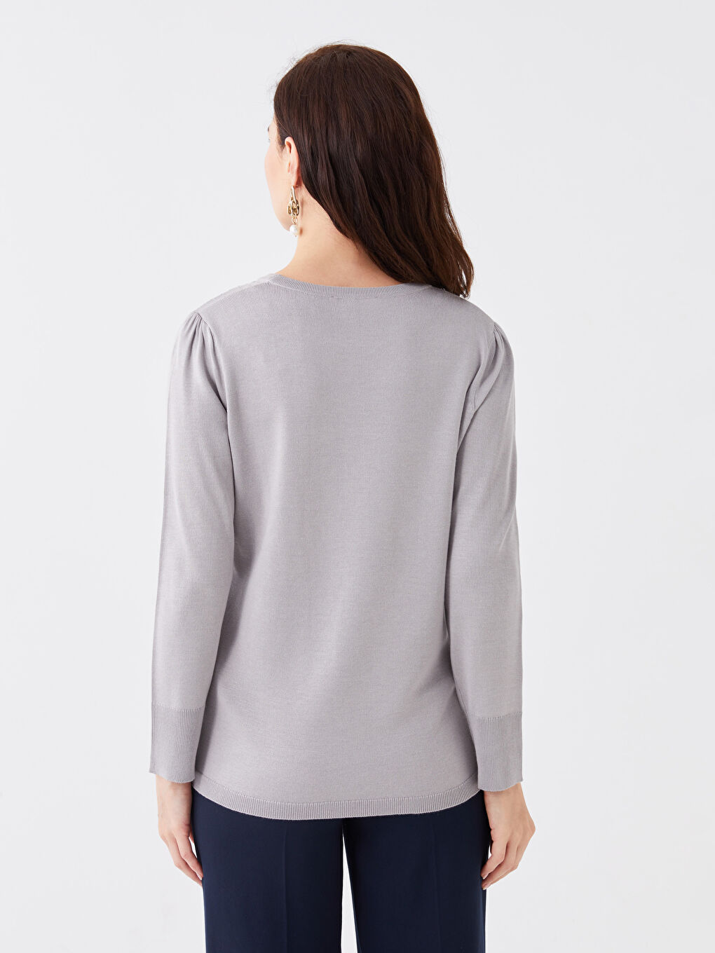 Әйелдерге арналған трикотаж әшекеймен безендірілген дөңгелек жағалы жемпір-4