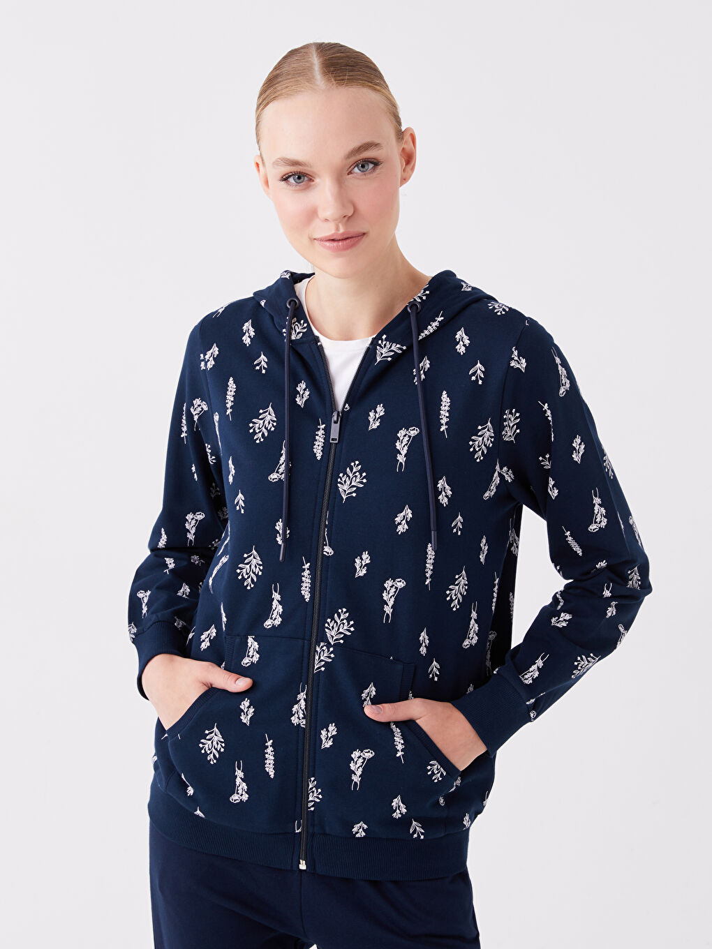 Lacivert Kapüşonlu Desenli Kadın Fermuarlı Sweatshirt-1