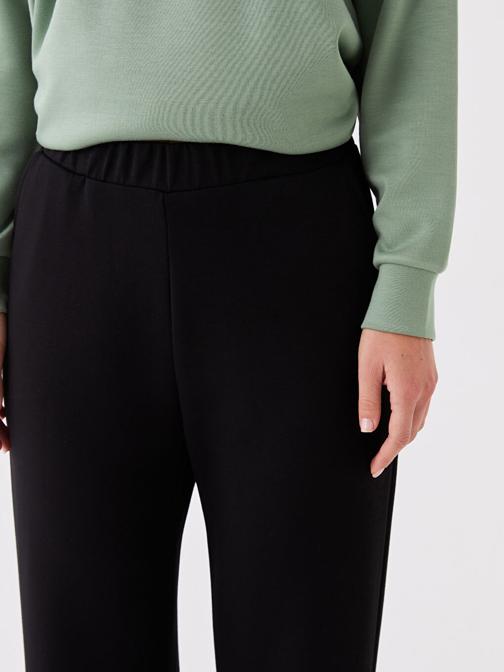 Siyah Kadın Beli Lastikli Düz Pantolon-2