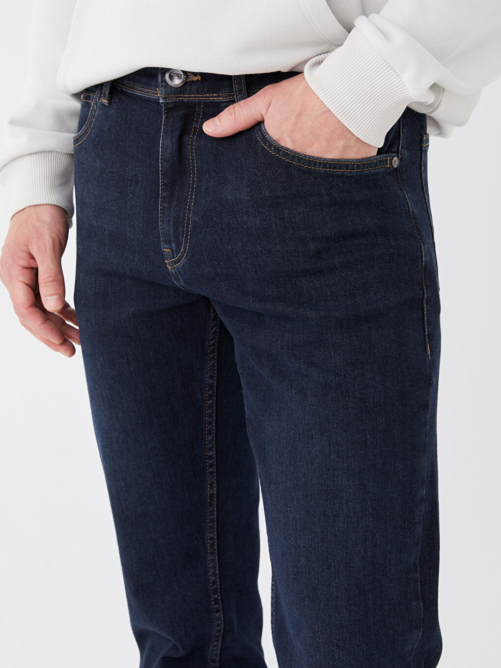 779 جينز بقصة عادية للرجال-4