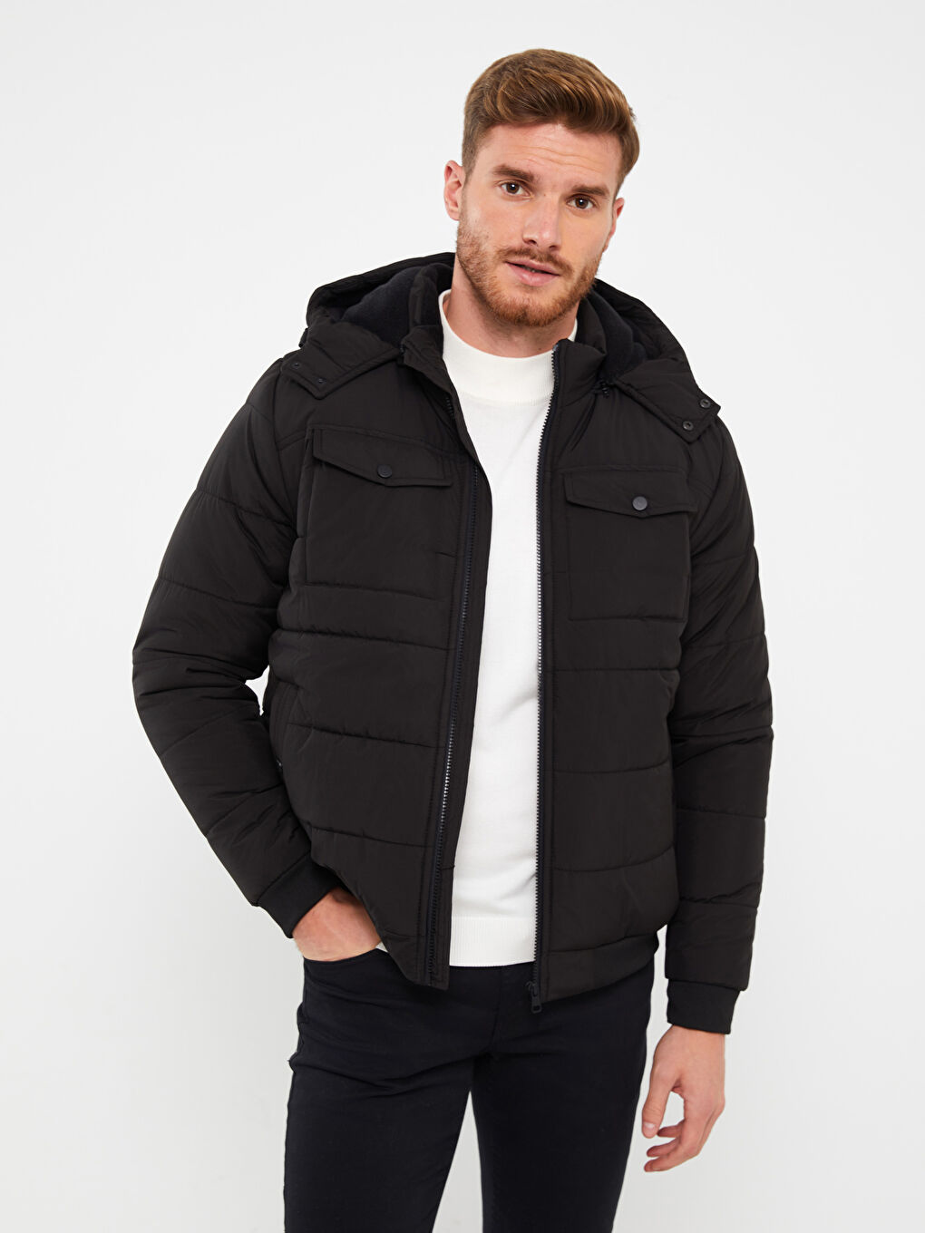 Siyah Standart Kalıp Kapüşonlu Erkek Şişme Mont