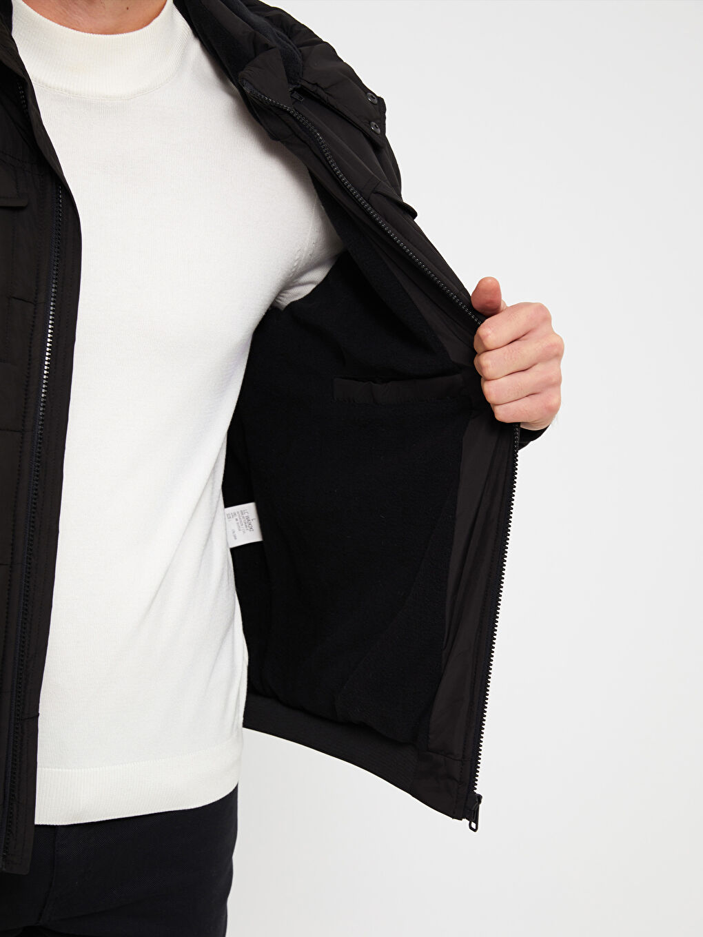 Siyah Standart Kalıp Kapüşonlu Erkek Şişme Mont-3