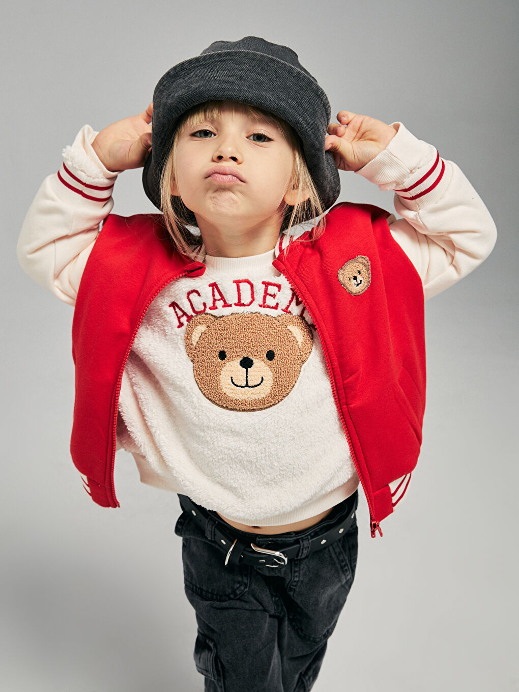 Crew Neck Bear Teddy Embroidered Girls' Sweatshirt