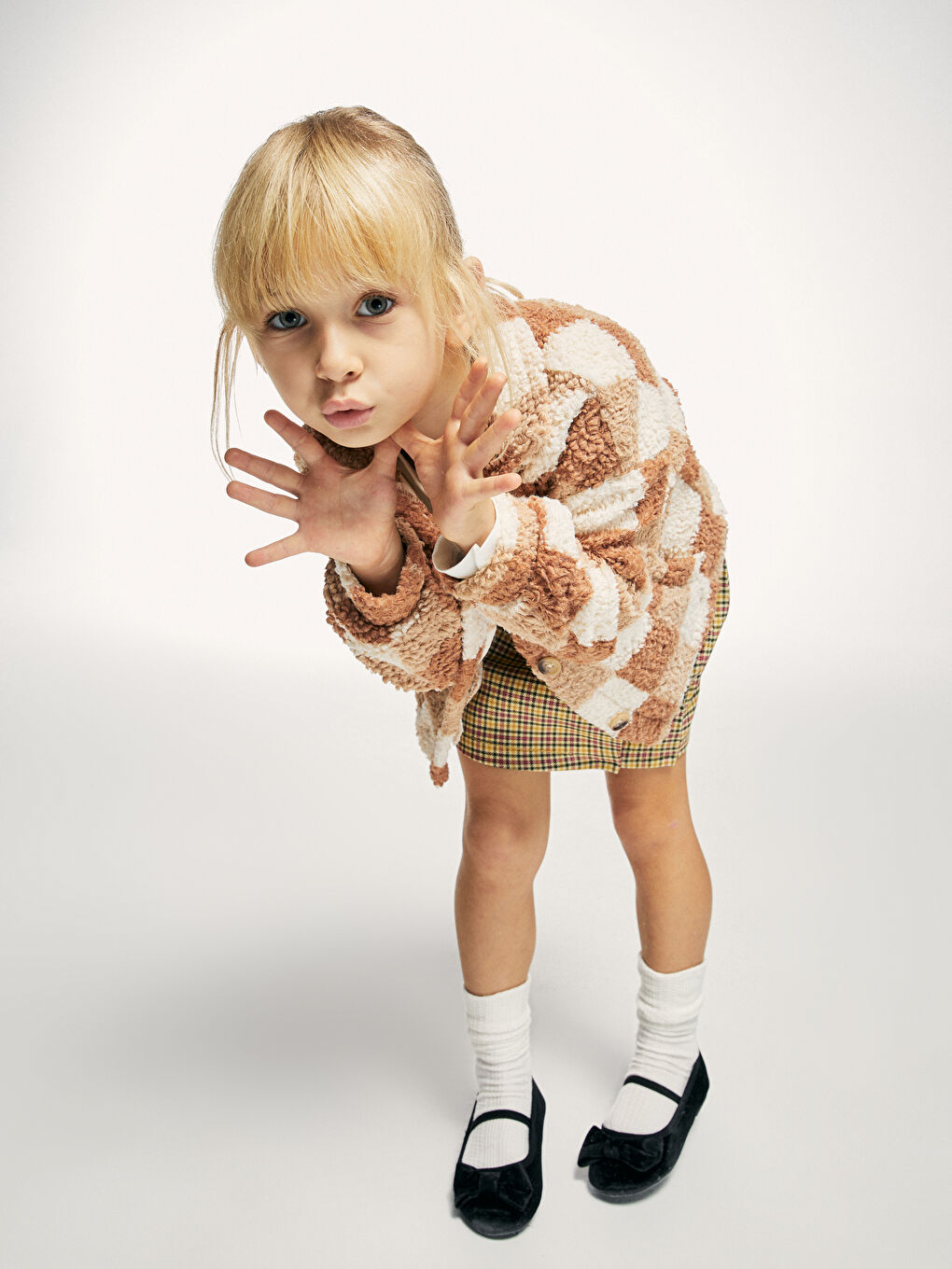 Kahverengi Gömlek Yaka Kareli Pelüş Kız Çocuk Ceket