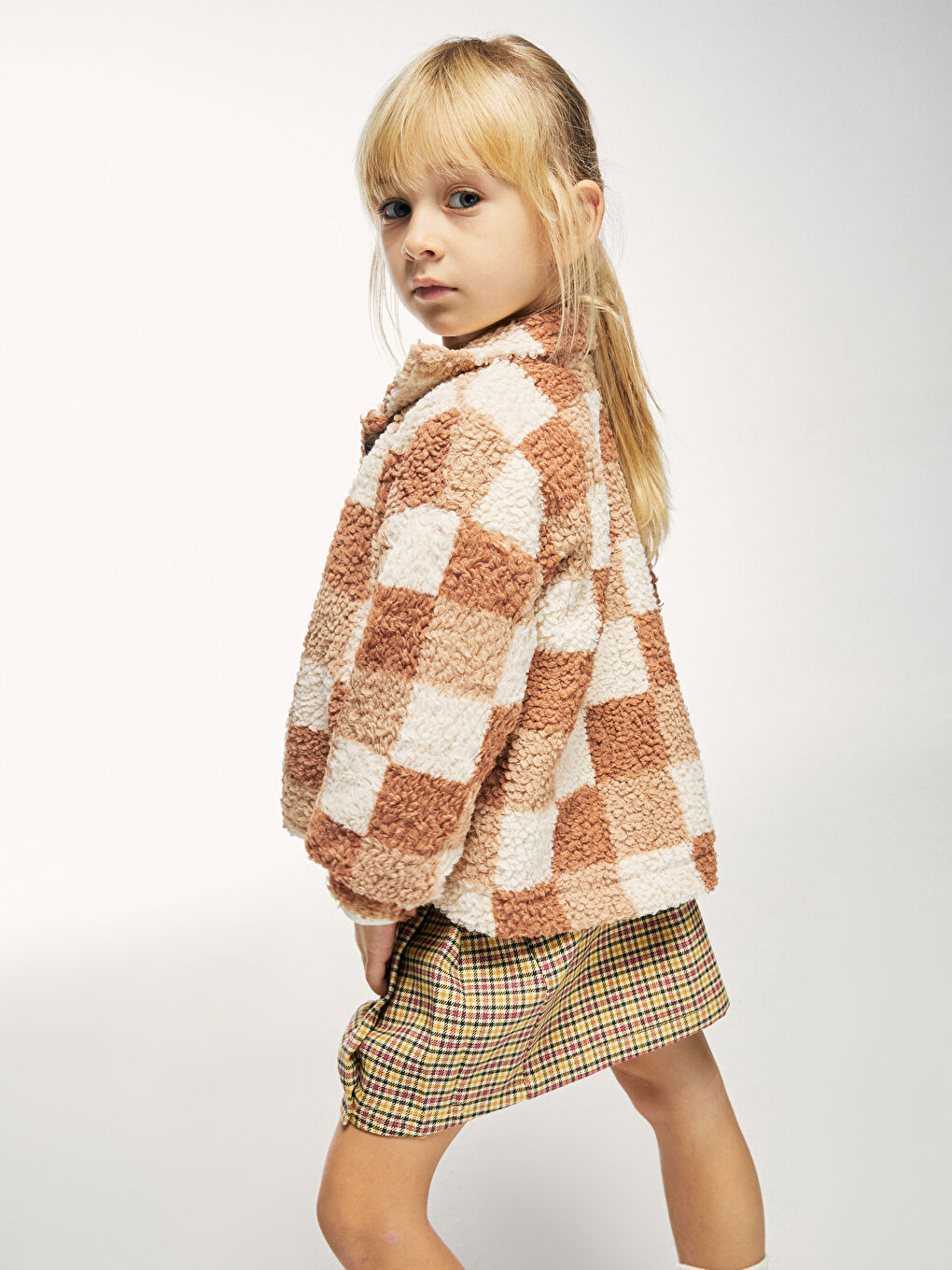 Kahverengi Gömlek Yaka Kareli Pelüş Kız Çocuk Ceket-1