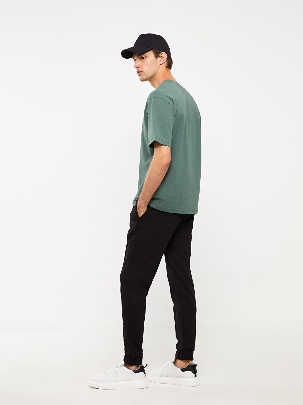 LCW Casual Yeni Siyah Slim Fit Erkek Jogger Eşofman Altı - 1