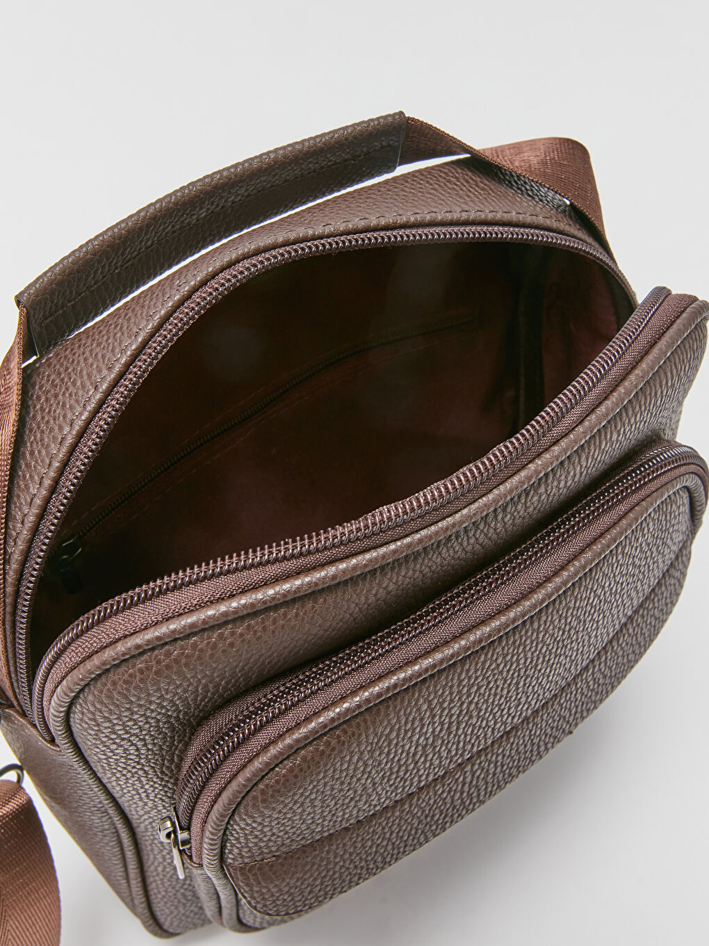LC Waikiki Muška torba za nošenje preko tela sa izgledom kože -W35849Z8-CT9