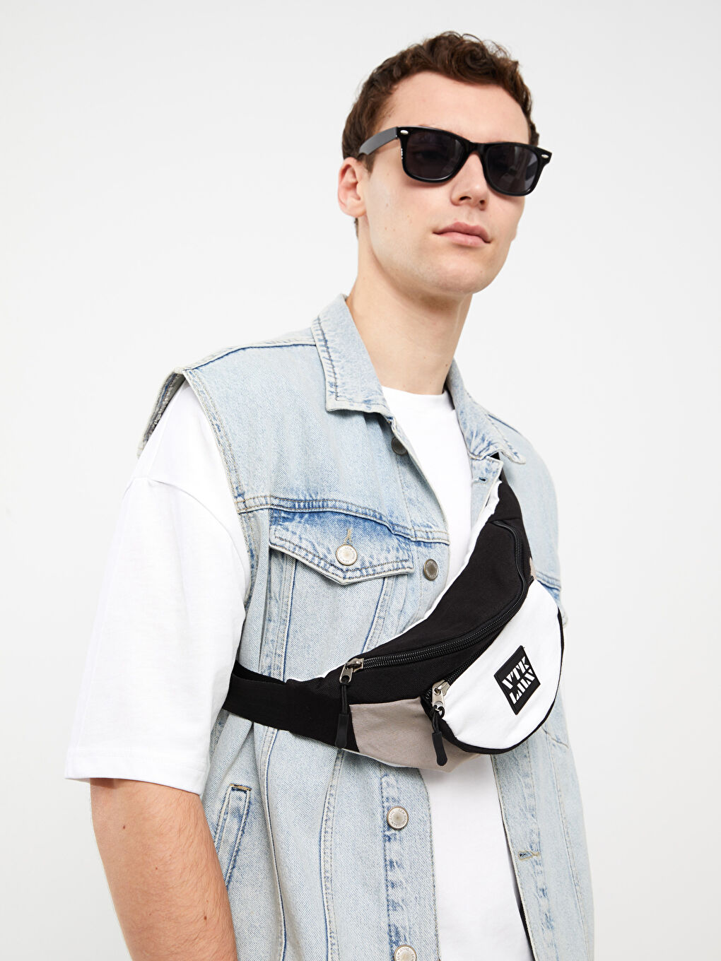 Karışık Etiket Detaylı Erkek Bel Çantası