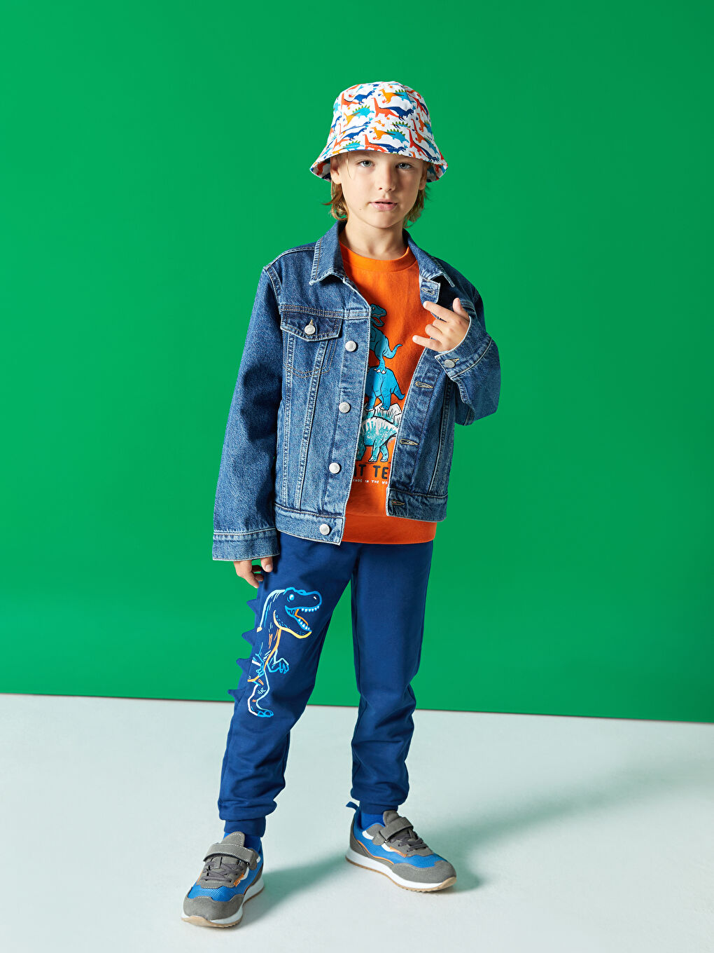LCW Kids پانتۆڵی ئارەقە چاوەڕوانی وانەی وەرزشی بە چوار چاو -W36097Z4-HEU