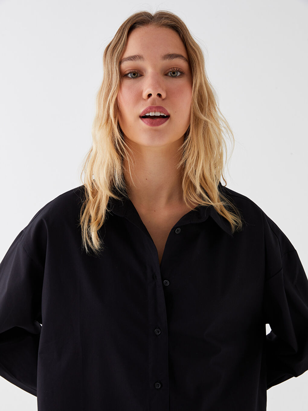 قميص بوبلين أوفراسايز للسيدات-2