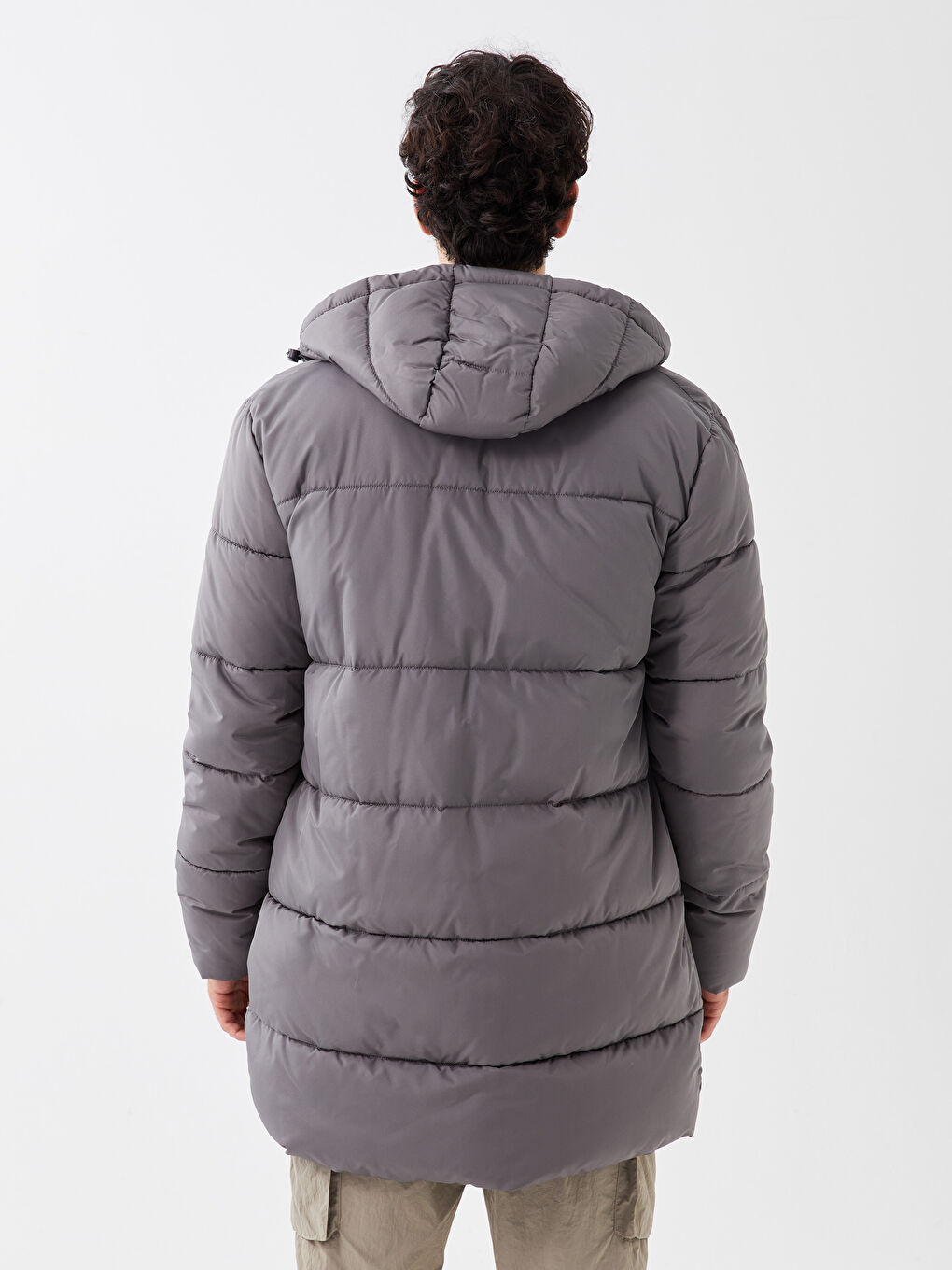 LC Waikiki معطف منتفخ -W36233Z8-EPE