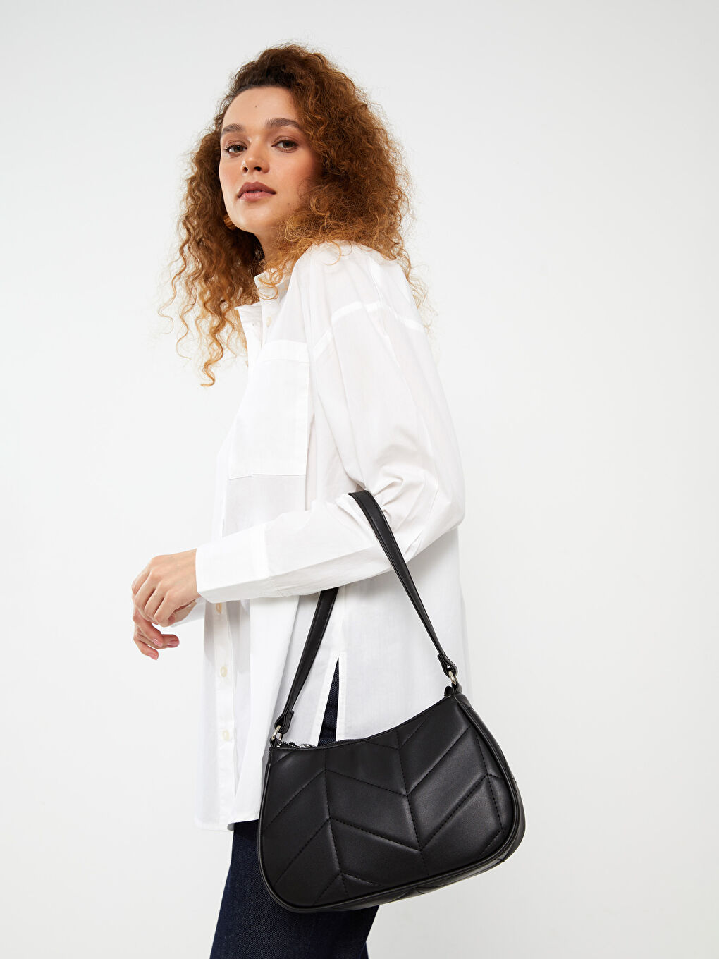 Siyah Deri Görünümlü Kadın Baget Çanta