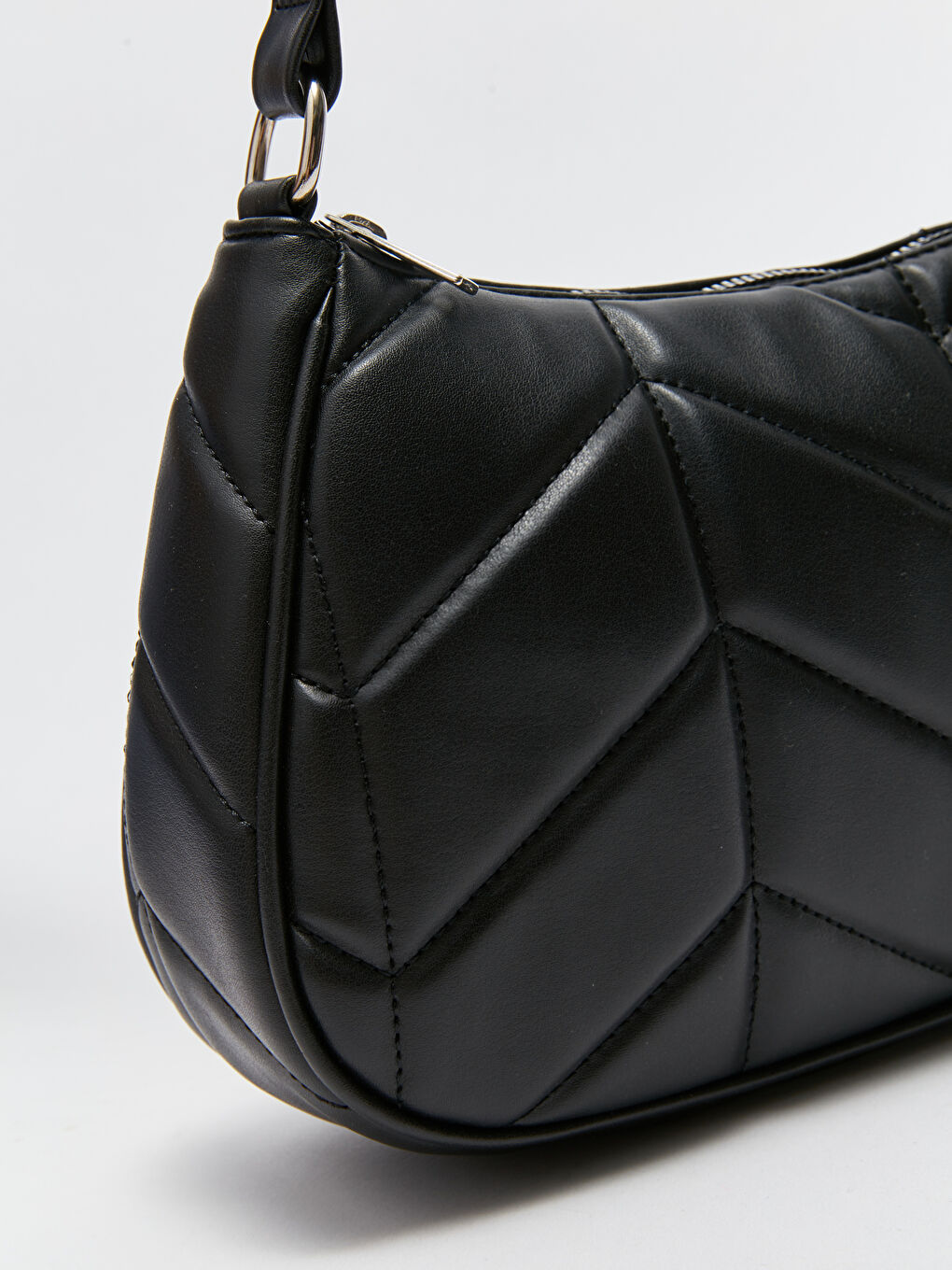 Siyah Deri Görünümlü Kadın Baget Çanta-5