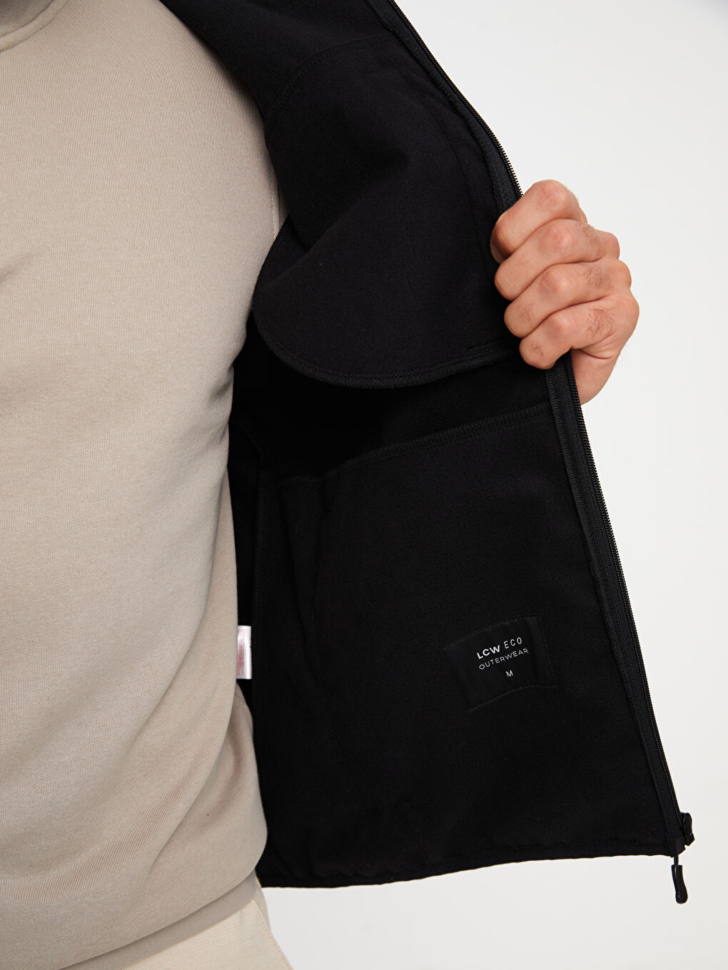 Siyah Standart Kalıp Kapüşonlu Erkek Mont-4