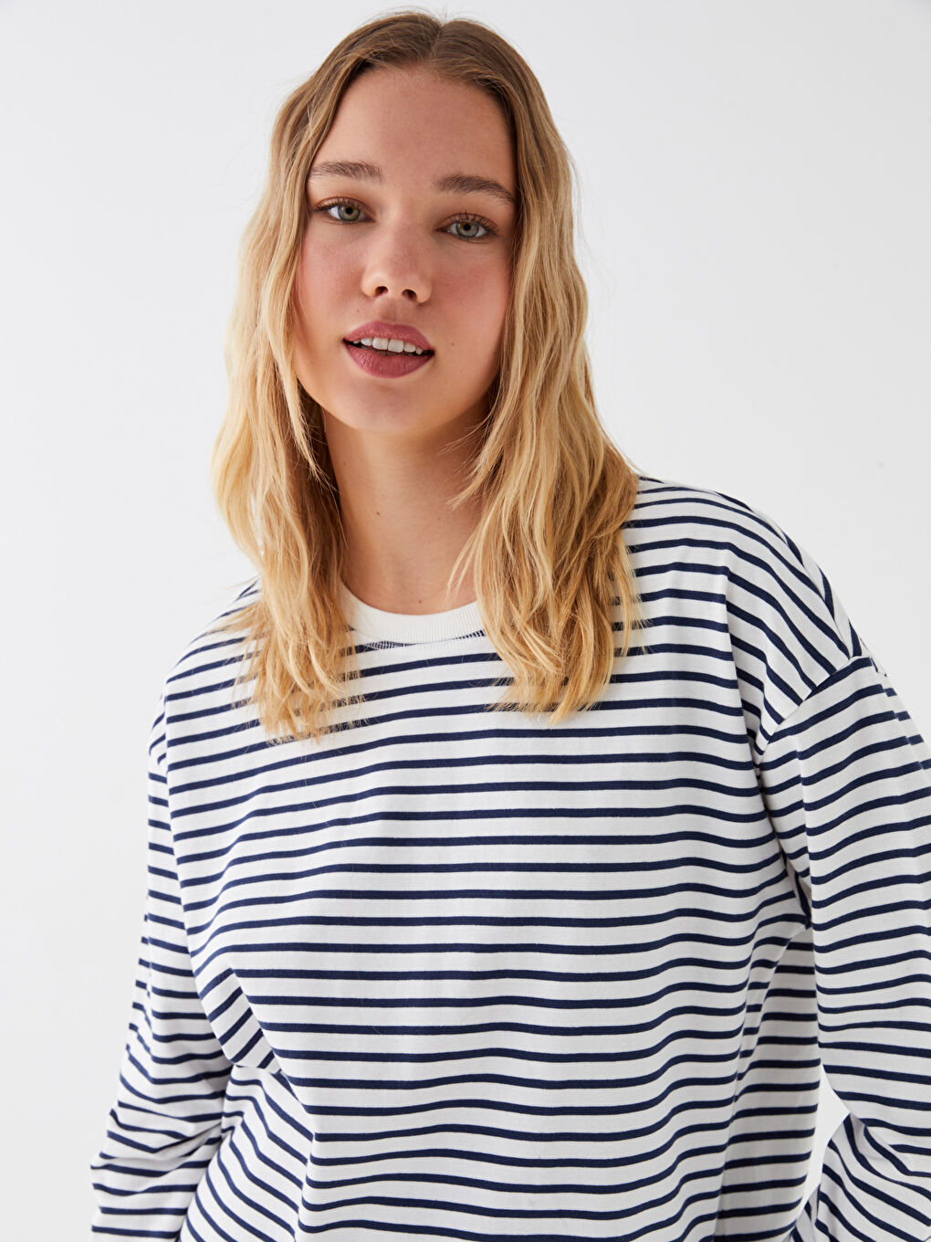 LCW Vision Crew Neck Striped Long Sleeve Women's Sweatshirt -W36501Z8-LGS