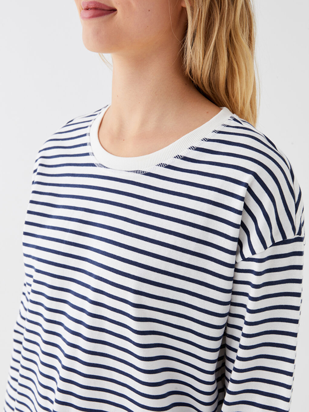 LCW Vision Crew Neck Striped Long Sleeve Women's Sweatshirt -W36501Z8-LGS