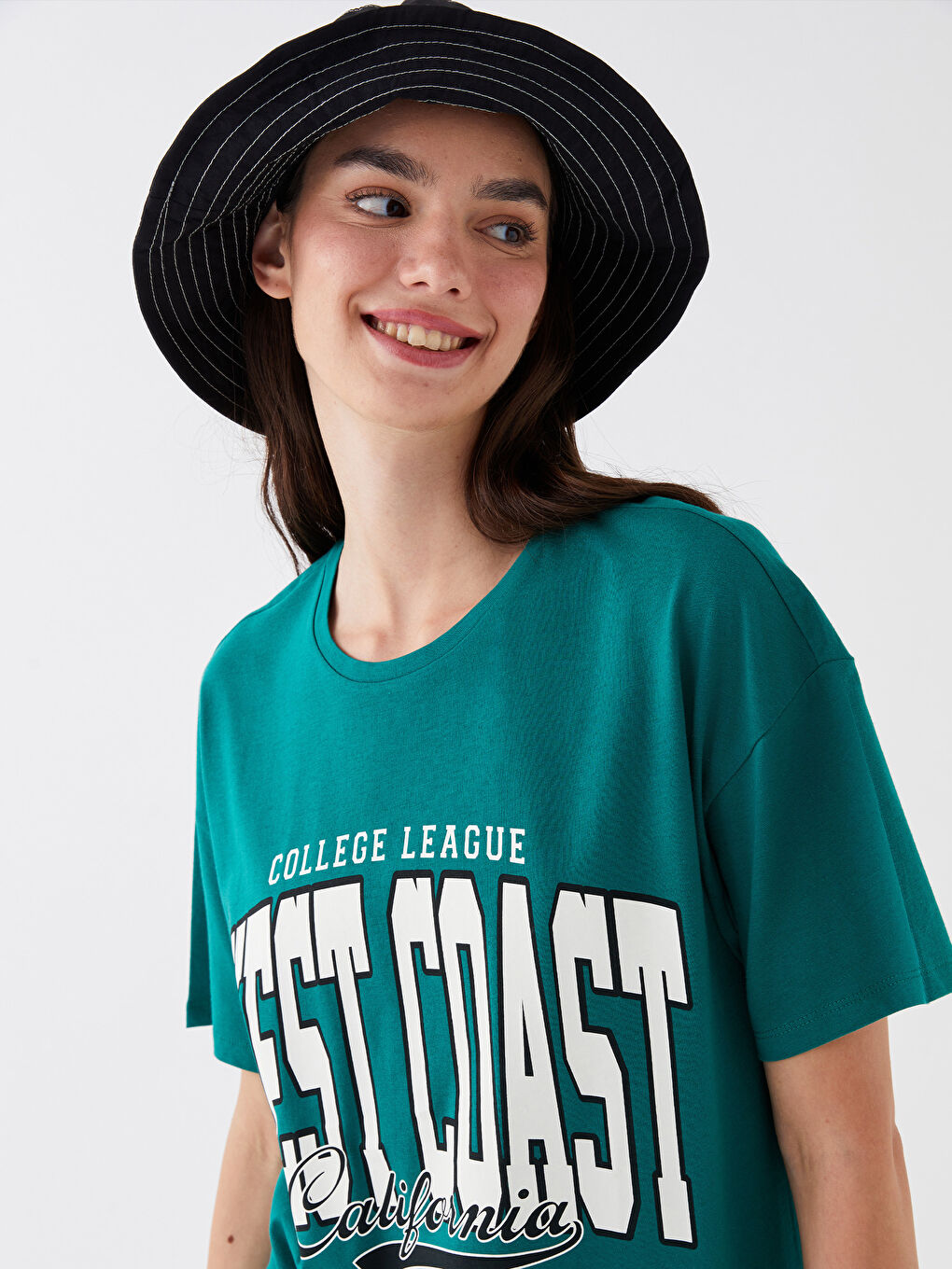 Yeşil Bisiklet Yaka Baskılı Kısa Kollu Kadın Tişört