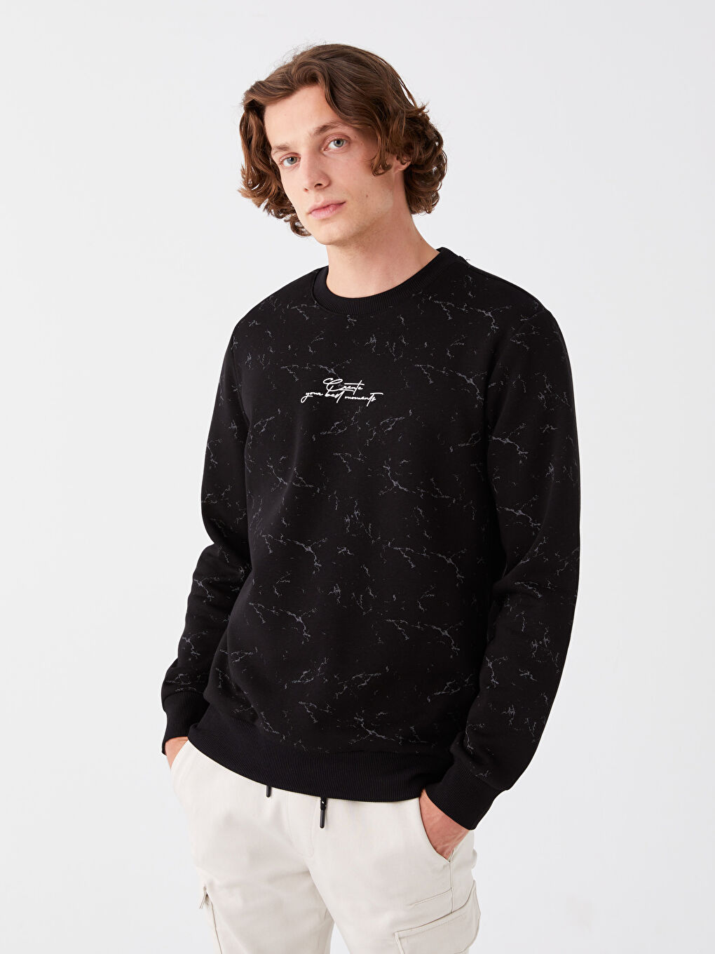 LCW Casual Siyah Bisiklet Yaka Uzun Kollu Baskılı Erkek Kalın Sweatshirt